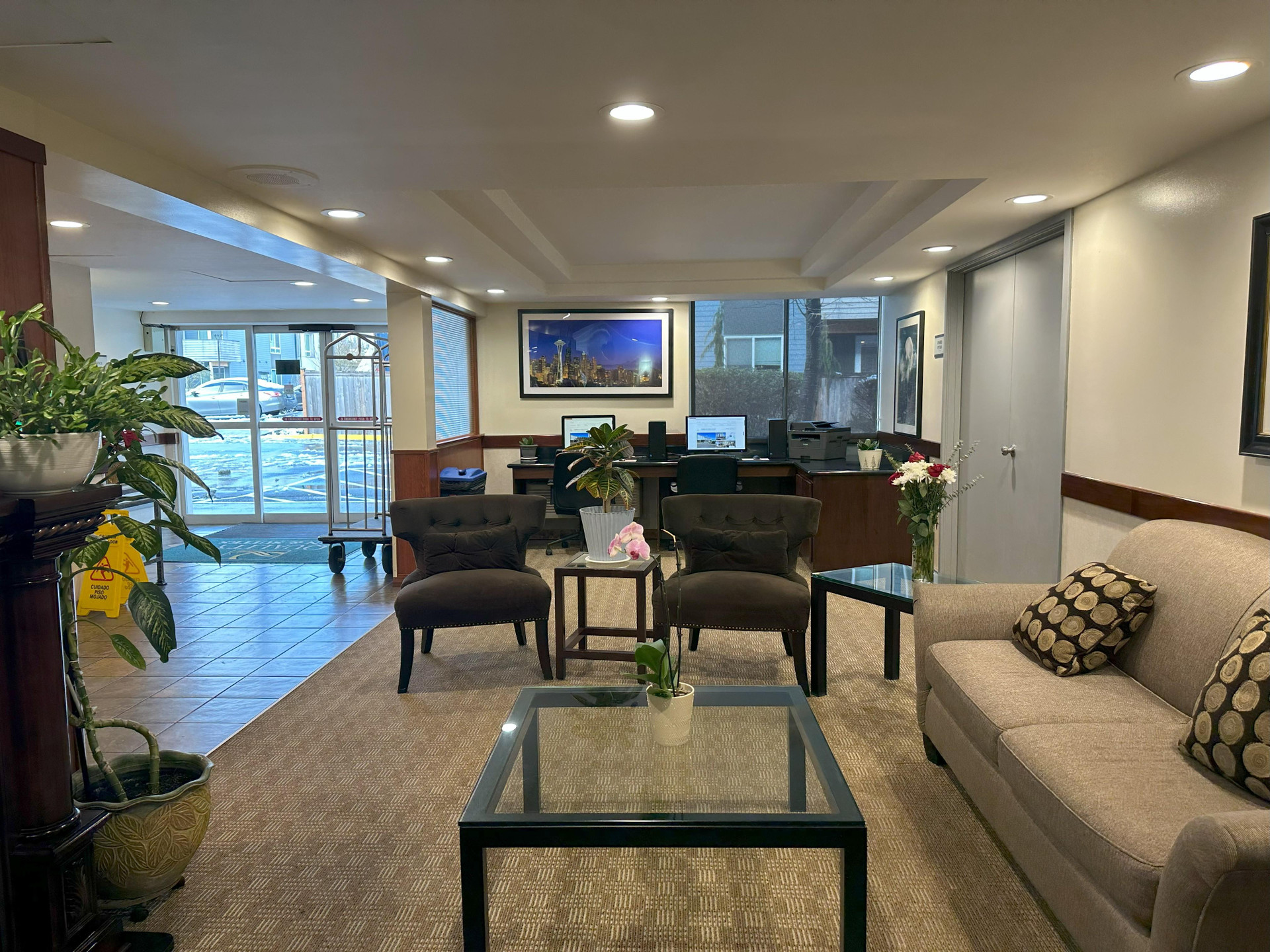 Vista Lobby Quality Inn & Suites Everett