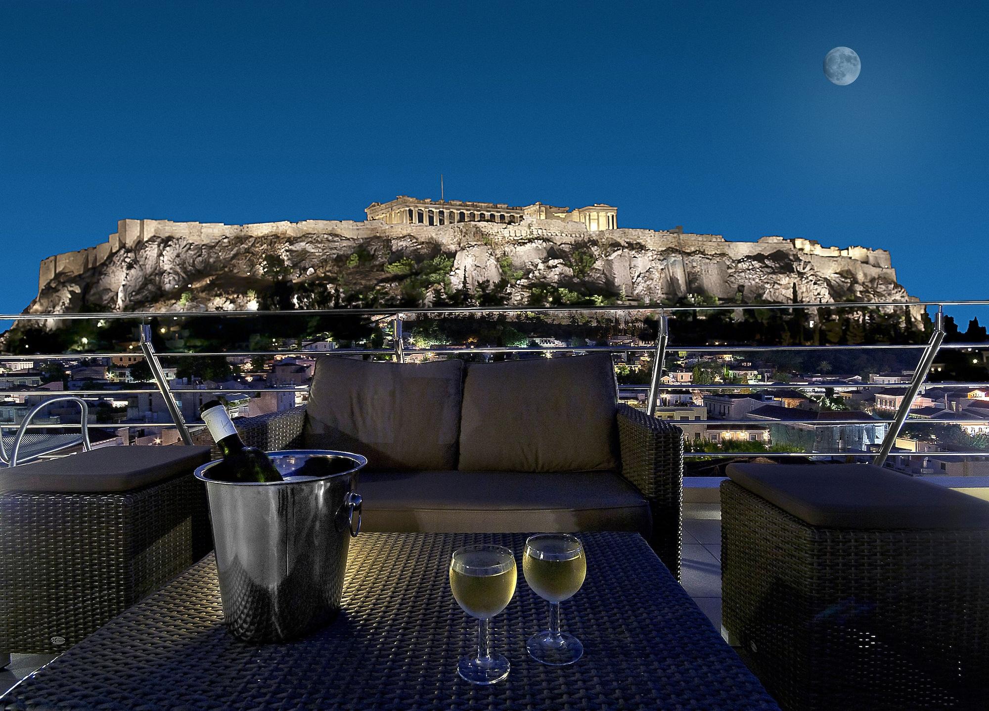 Varios Plaka Hotel