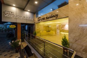 Alojamiento - Hotel Karuna Residency