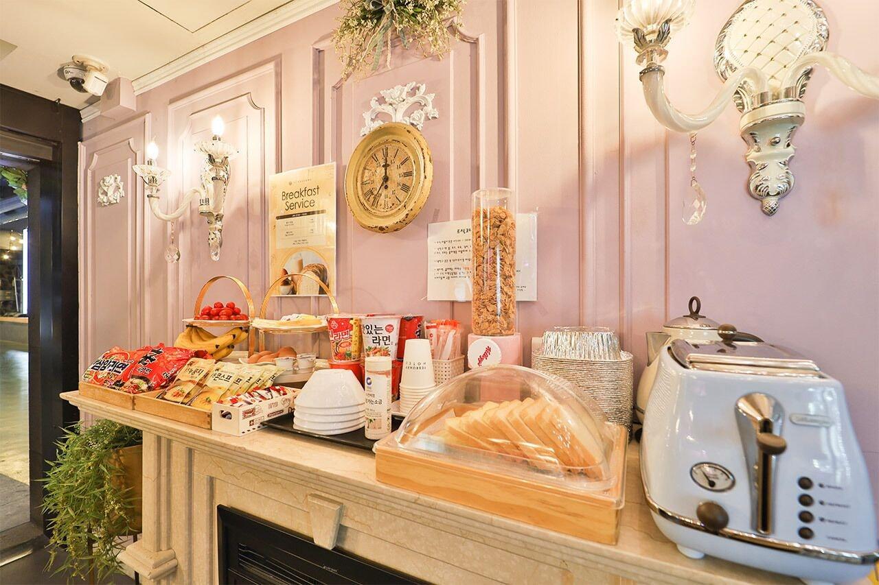 Vista Lobby Hotel February Suseong