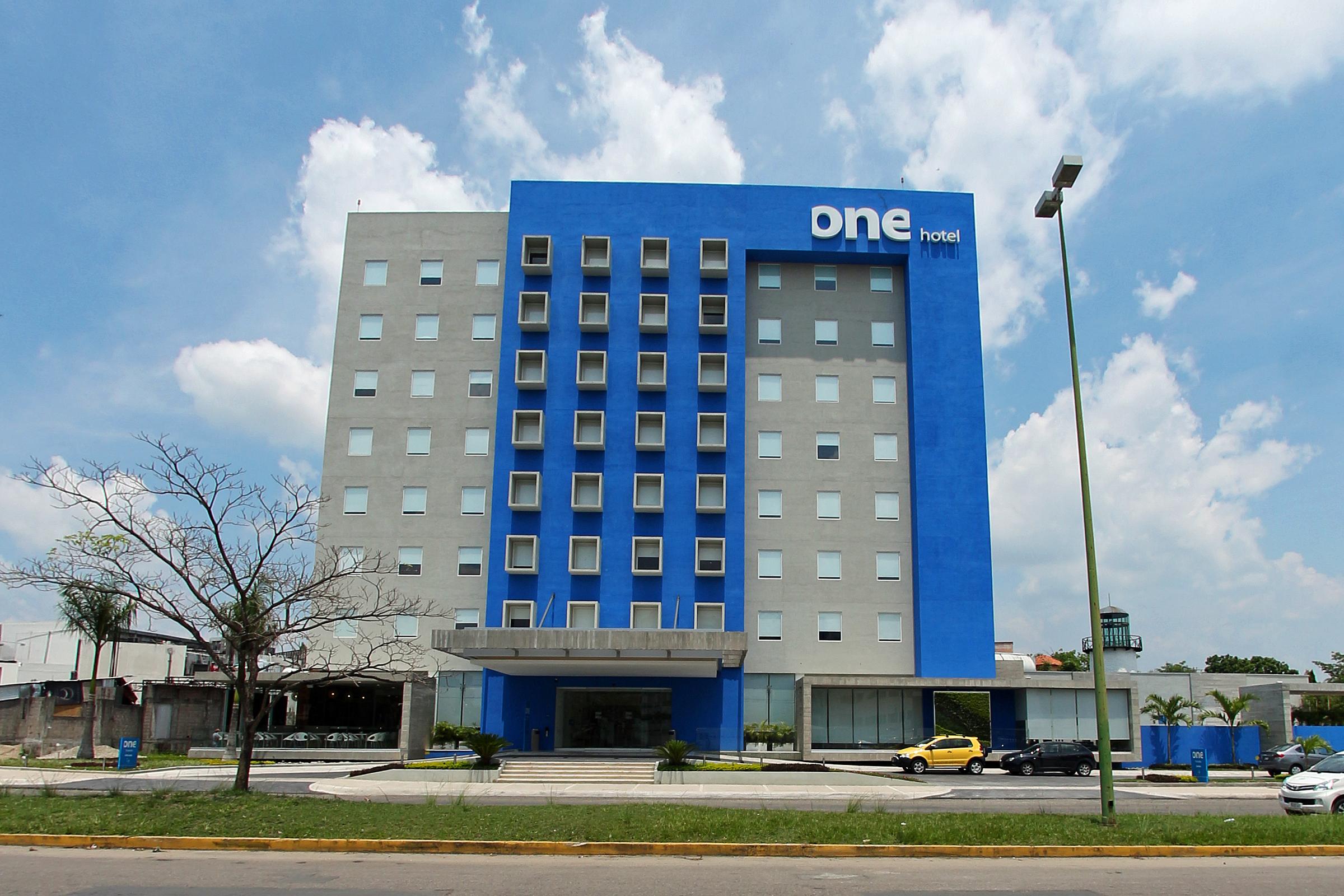 Vista Exterior one Villahermosa 2000