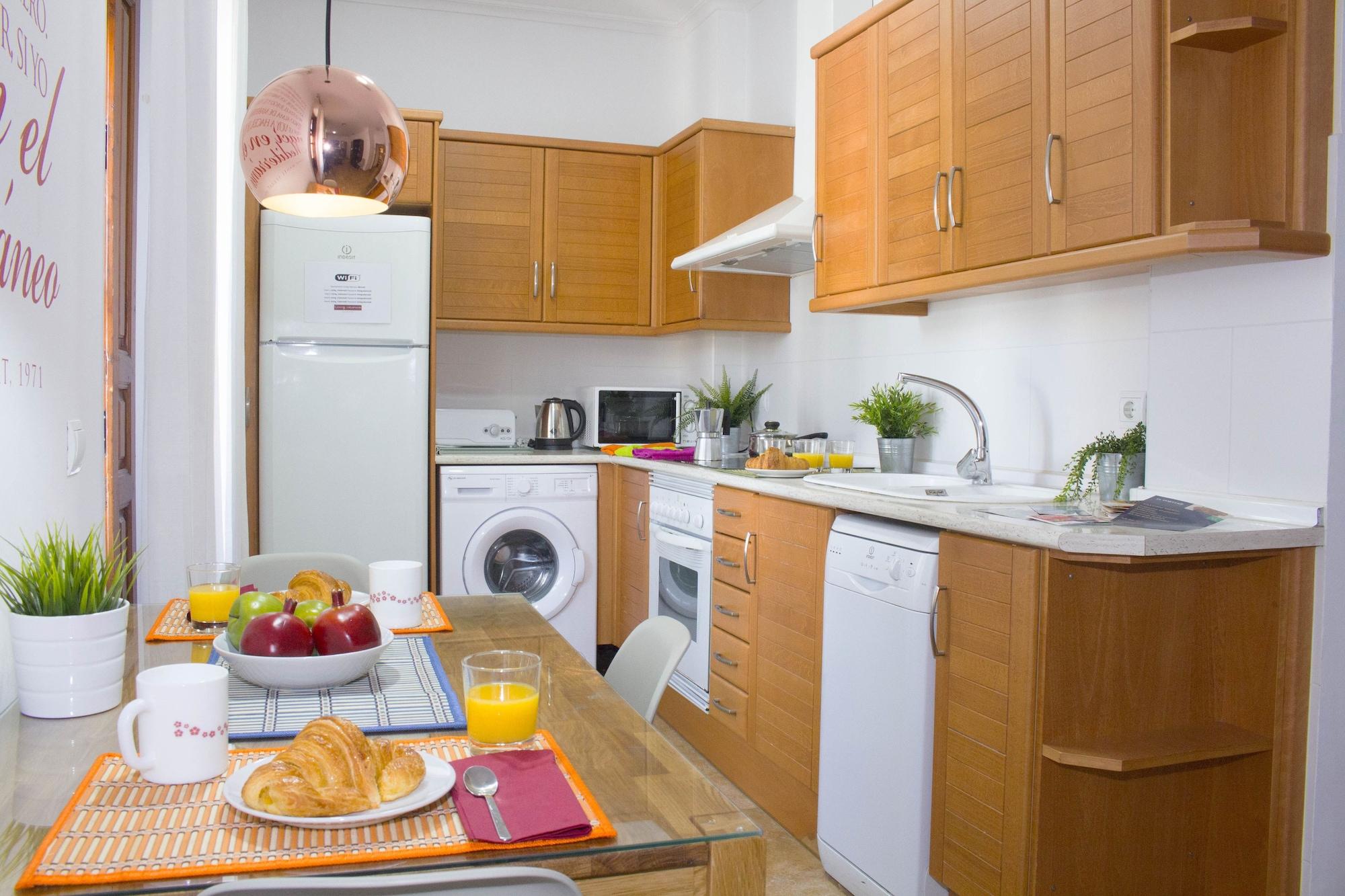 Equipamiento de Habitación Living Valencia Edificio Merced