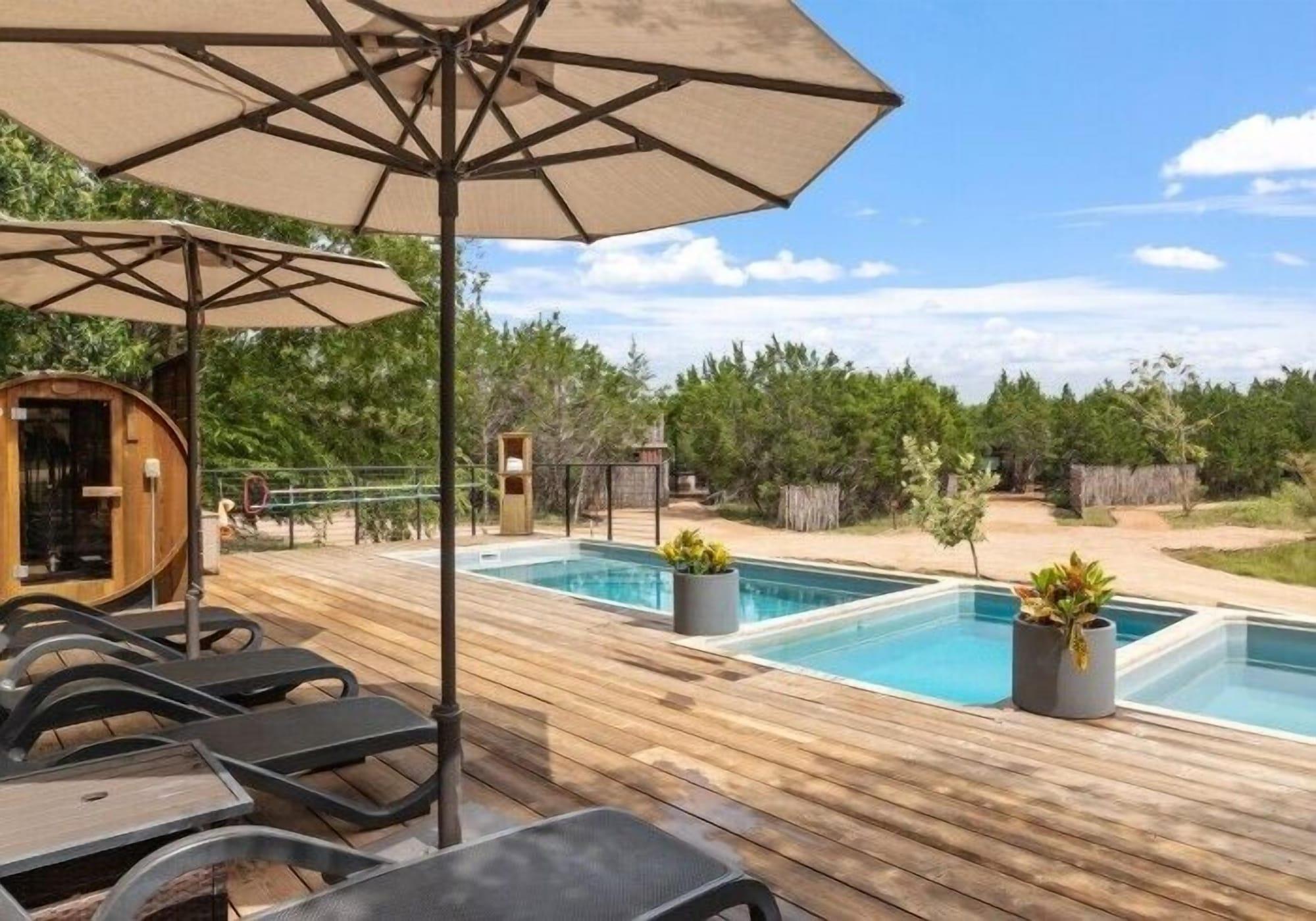 Vista Piscina Onera Fredericksburg