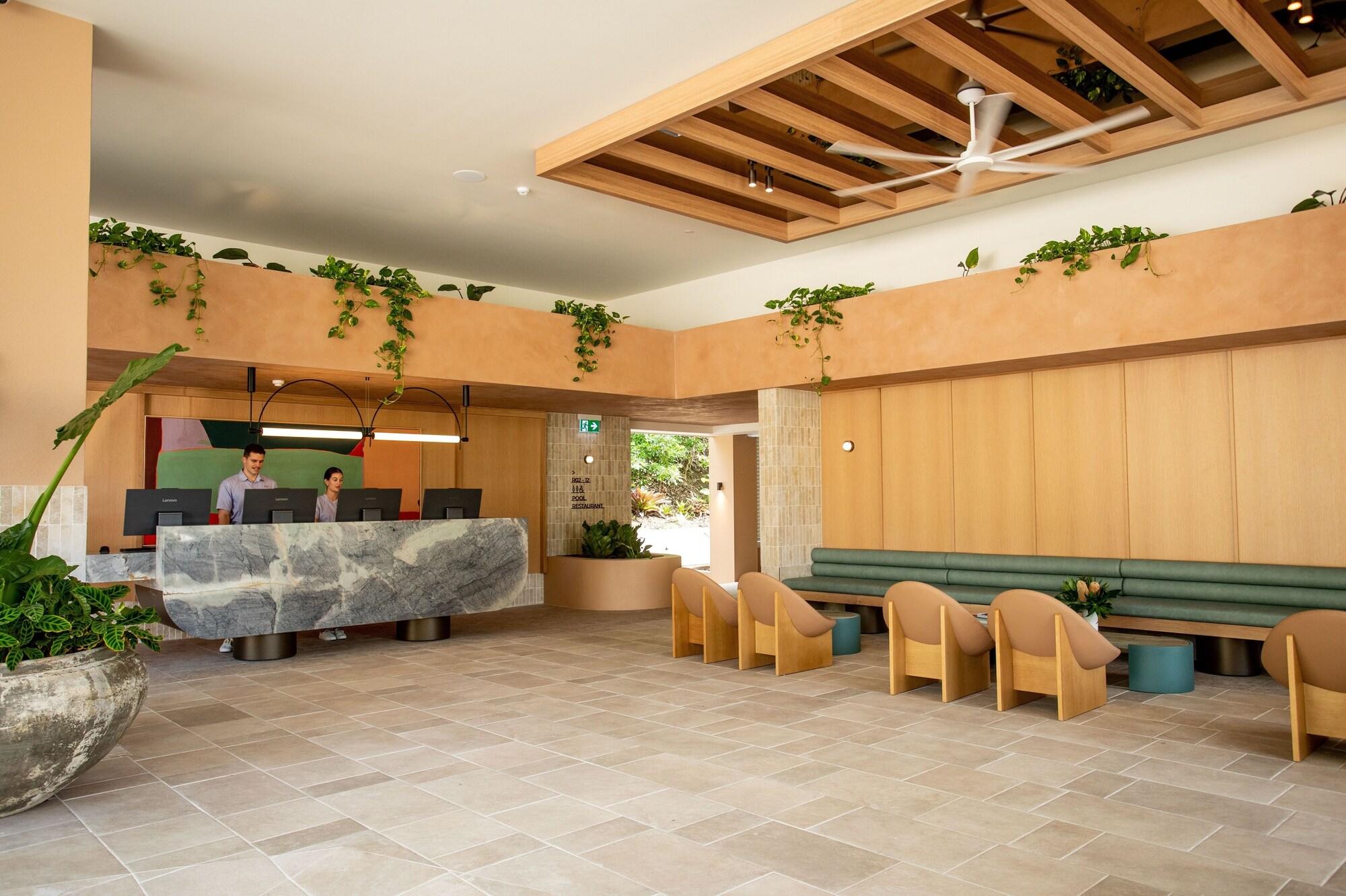 Vista Lobby The Sundays