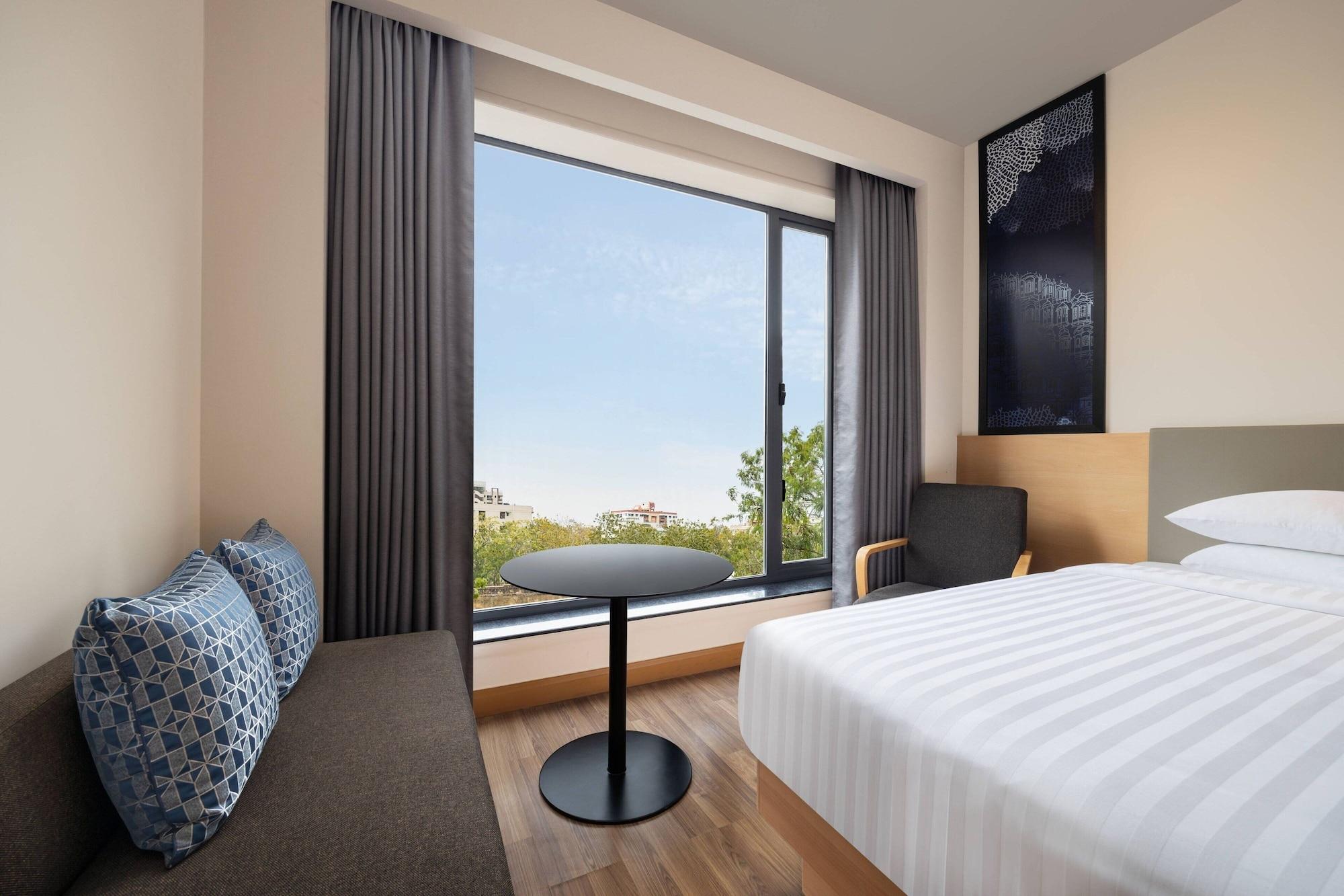Habitación Fairfield by Marriott Jaipur