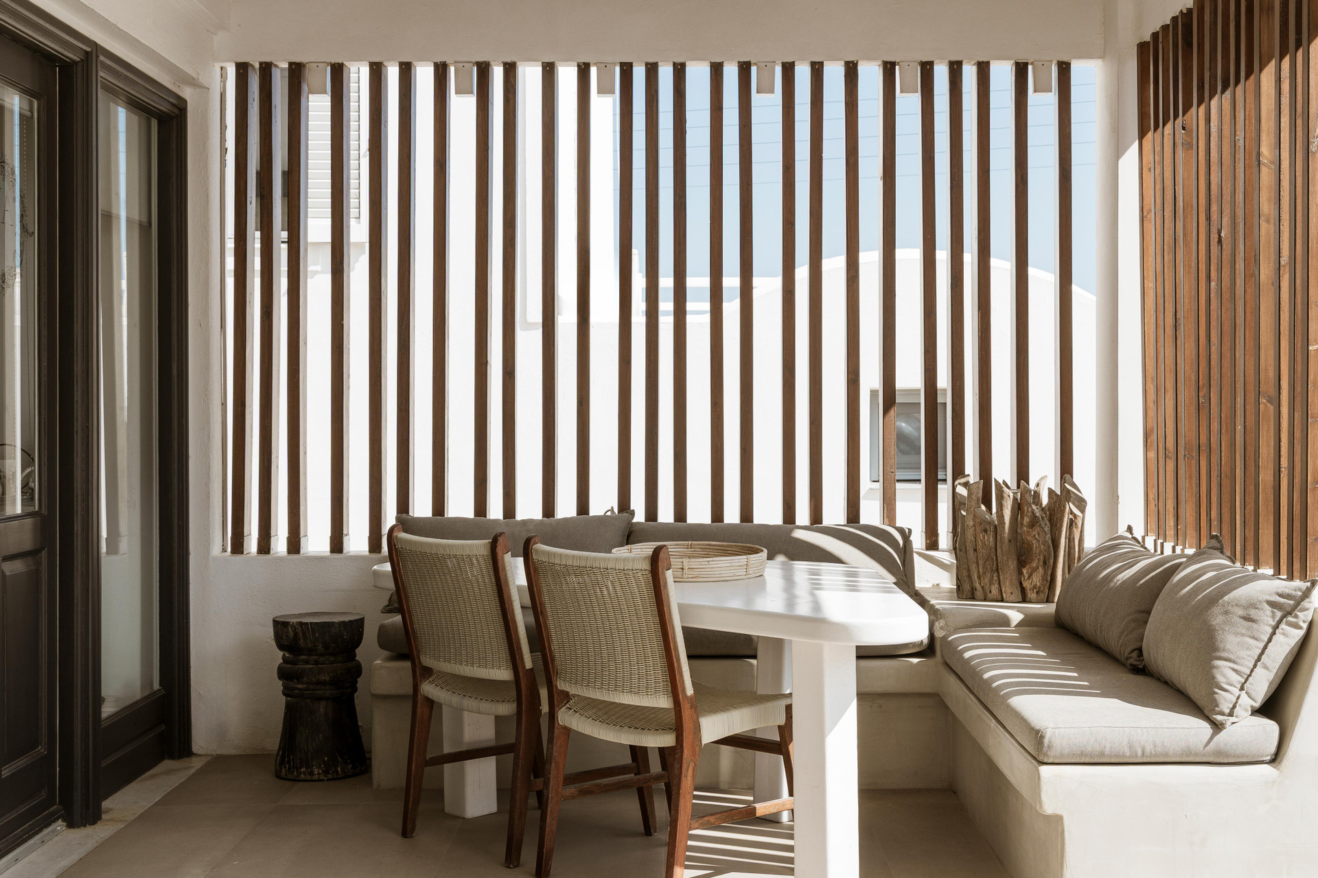 Vista Lobby Aqua Luxury Suites