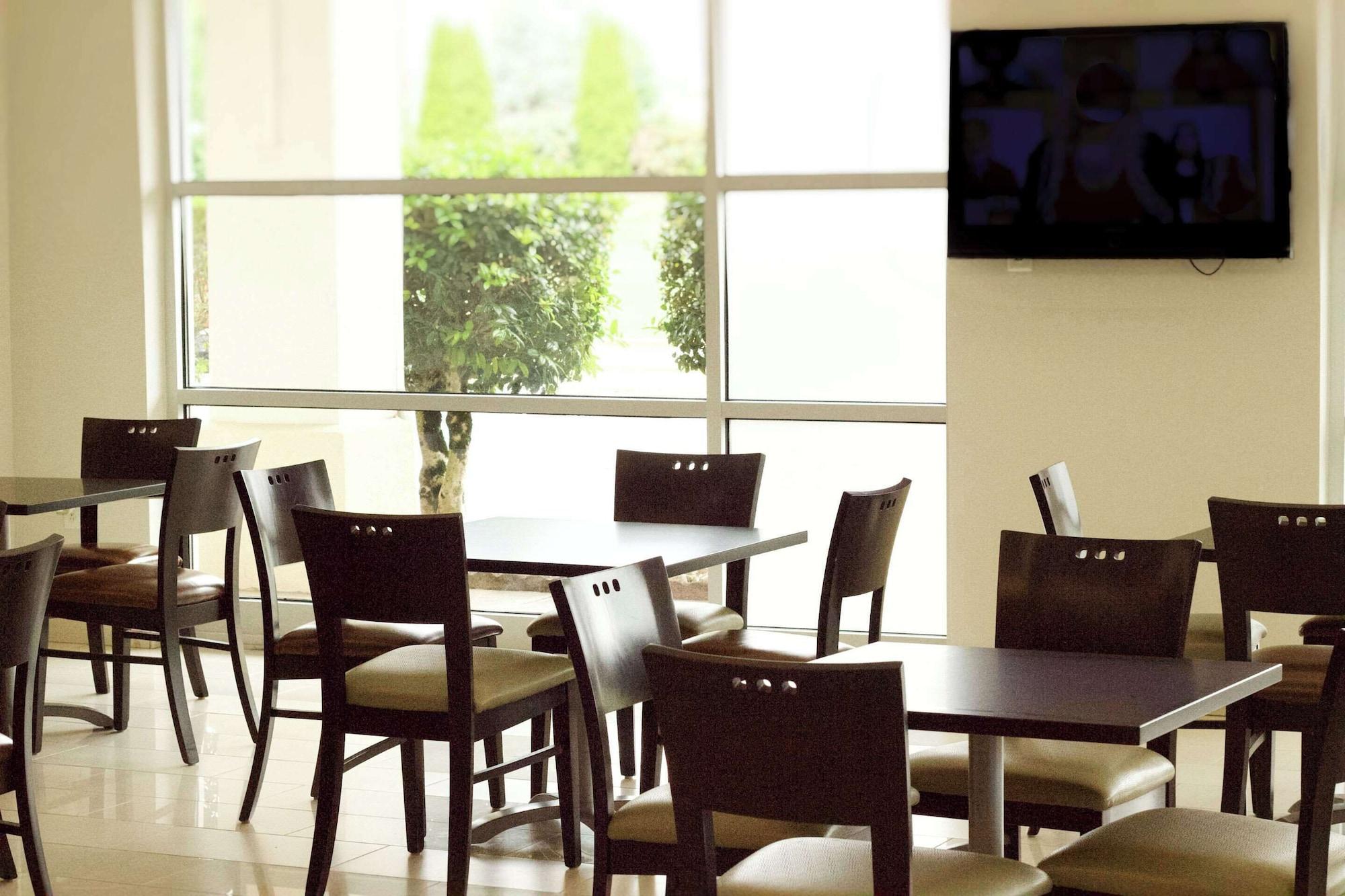 Restaurant Quality Inn near Chattanooga South