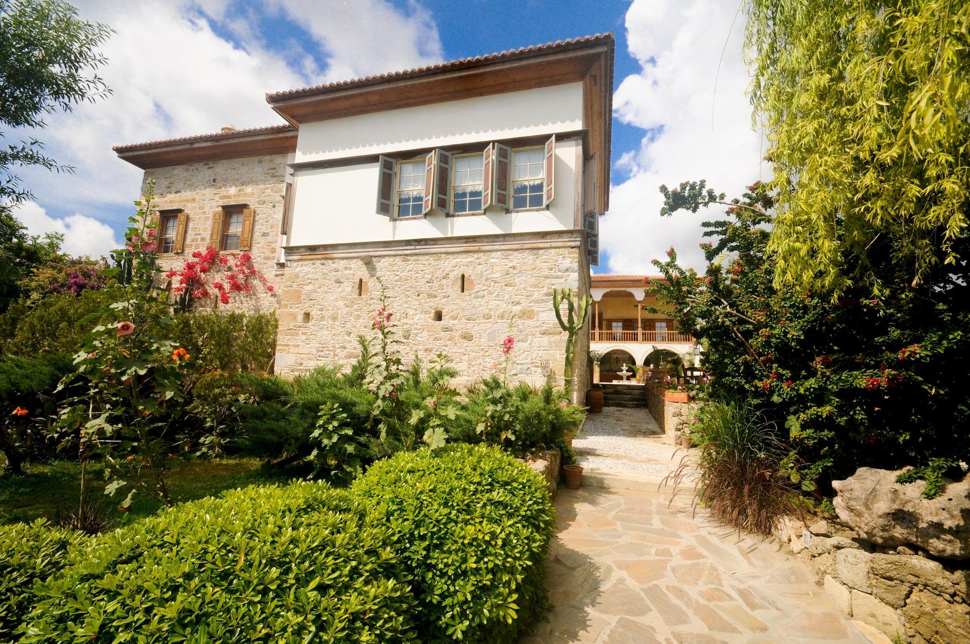 Vista Exterior Heritage Homes Mehmet Ali Aga Konagi