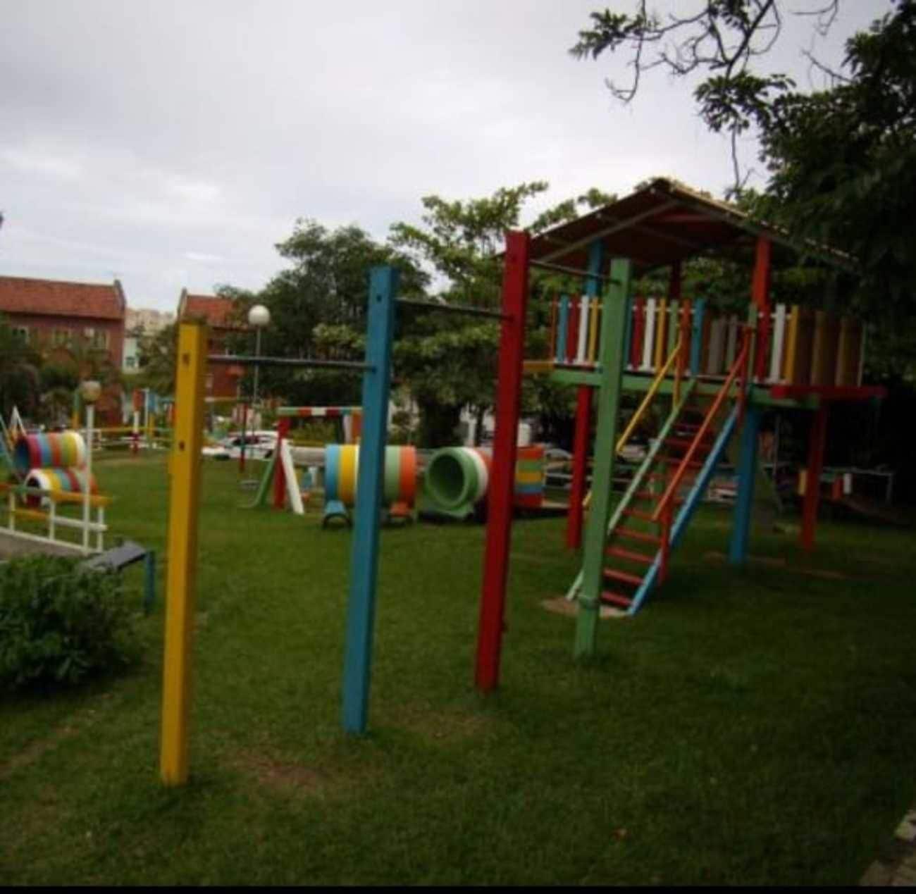 Varios Village dos Pássaros