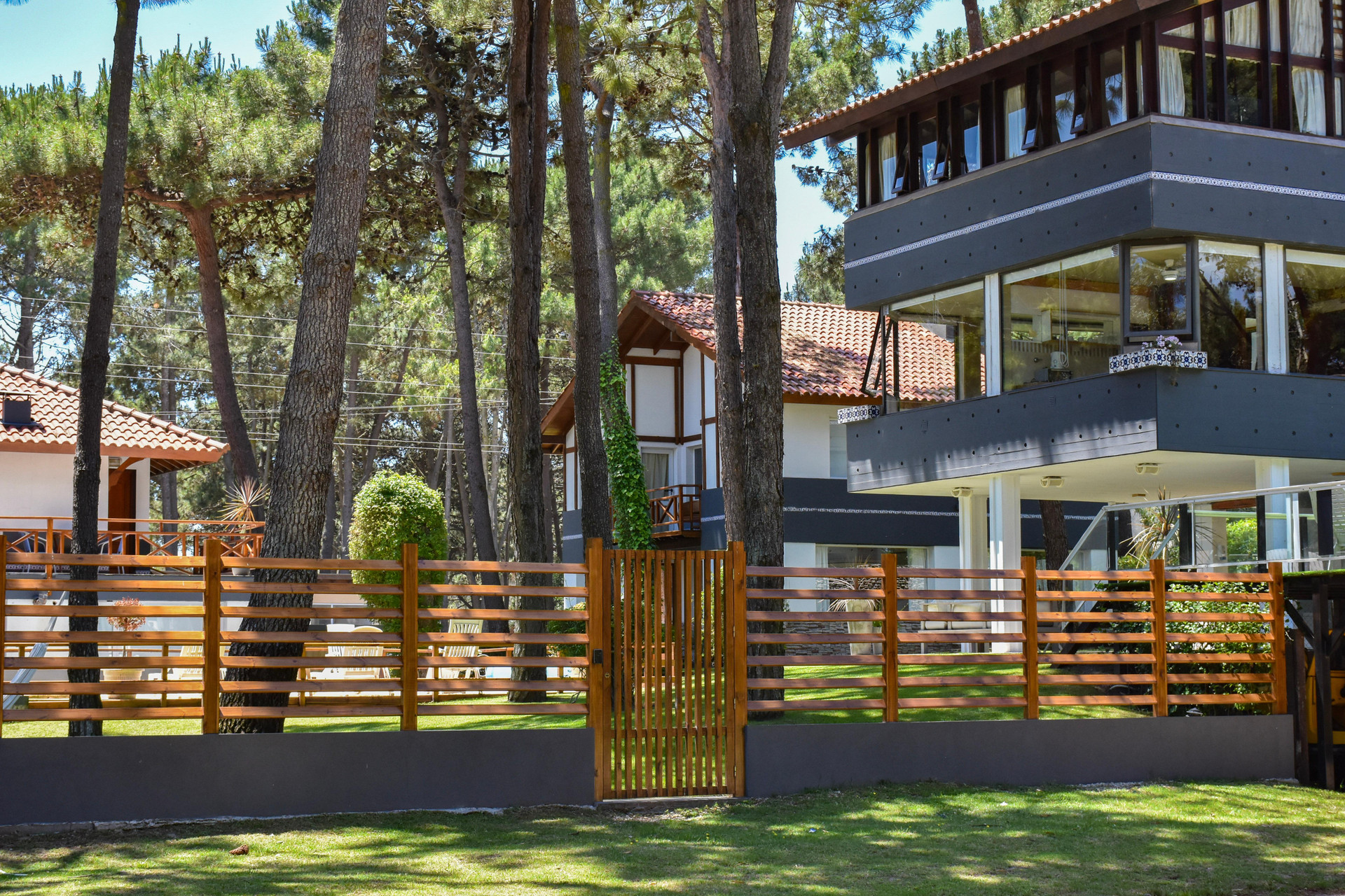 Vista Exterior Suites Del Bosque Apart