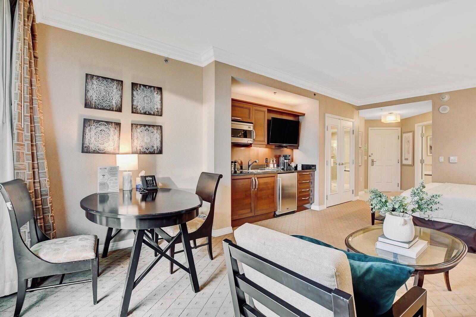 Habitación Premium Suite w/balcony at The Signature