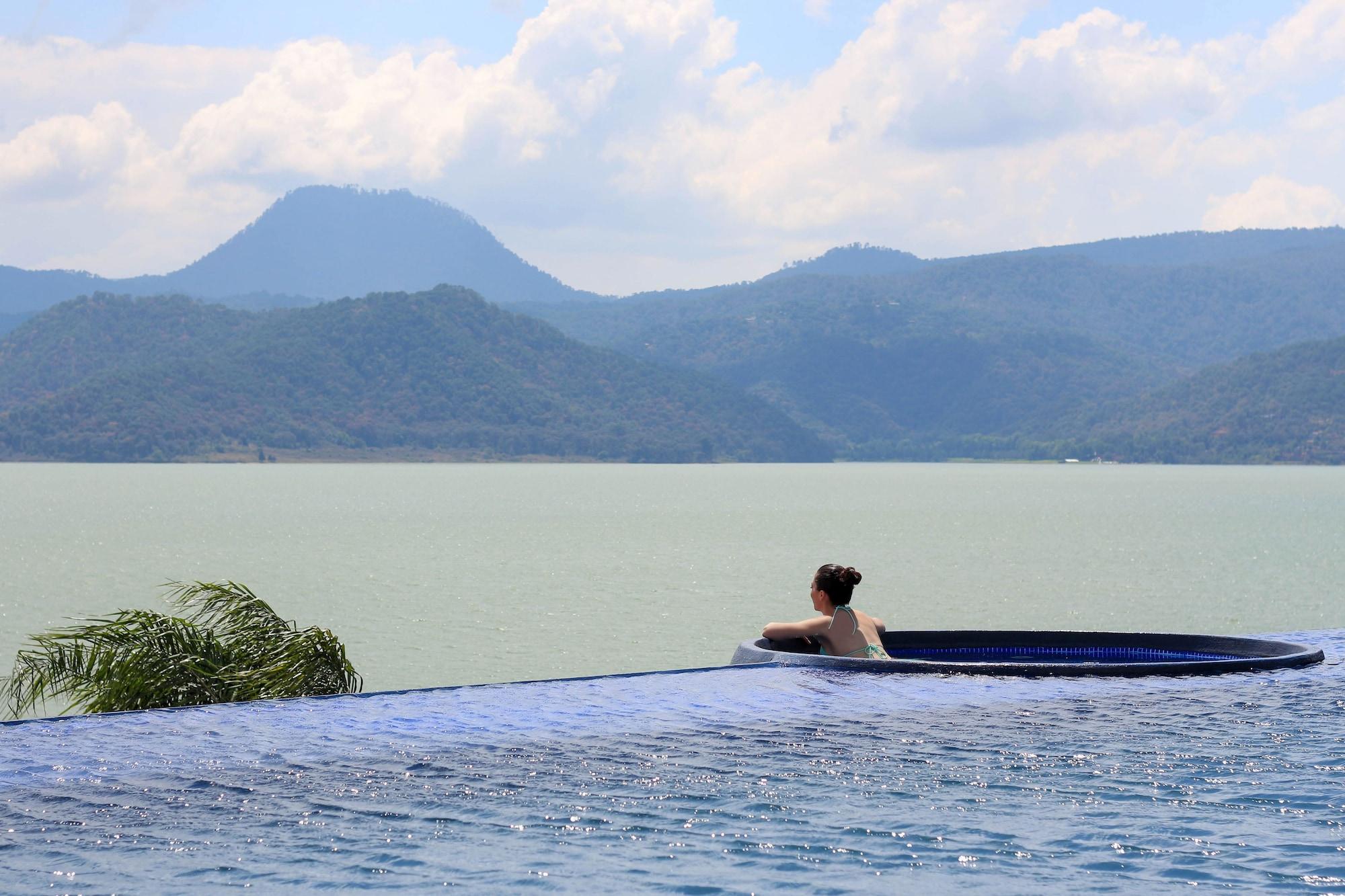 Vista Piscina El Santuario Resort & Spa