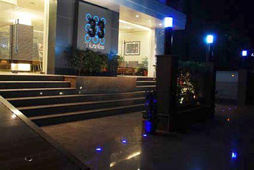 Vista Exterior Hotel Thirty Three