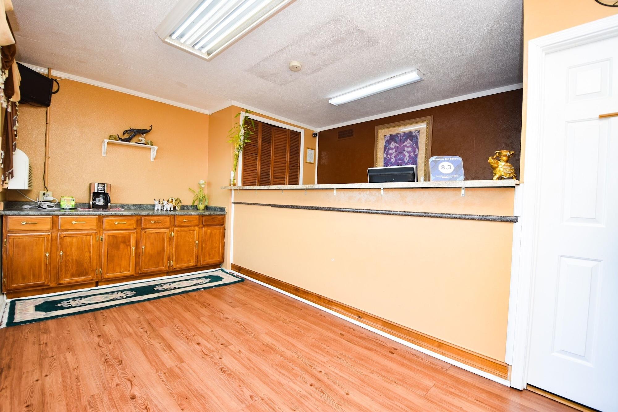 Vista Lobby Economy Inn Beebe