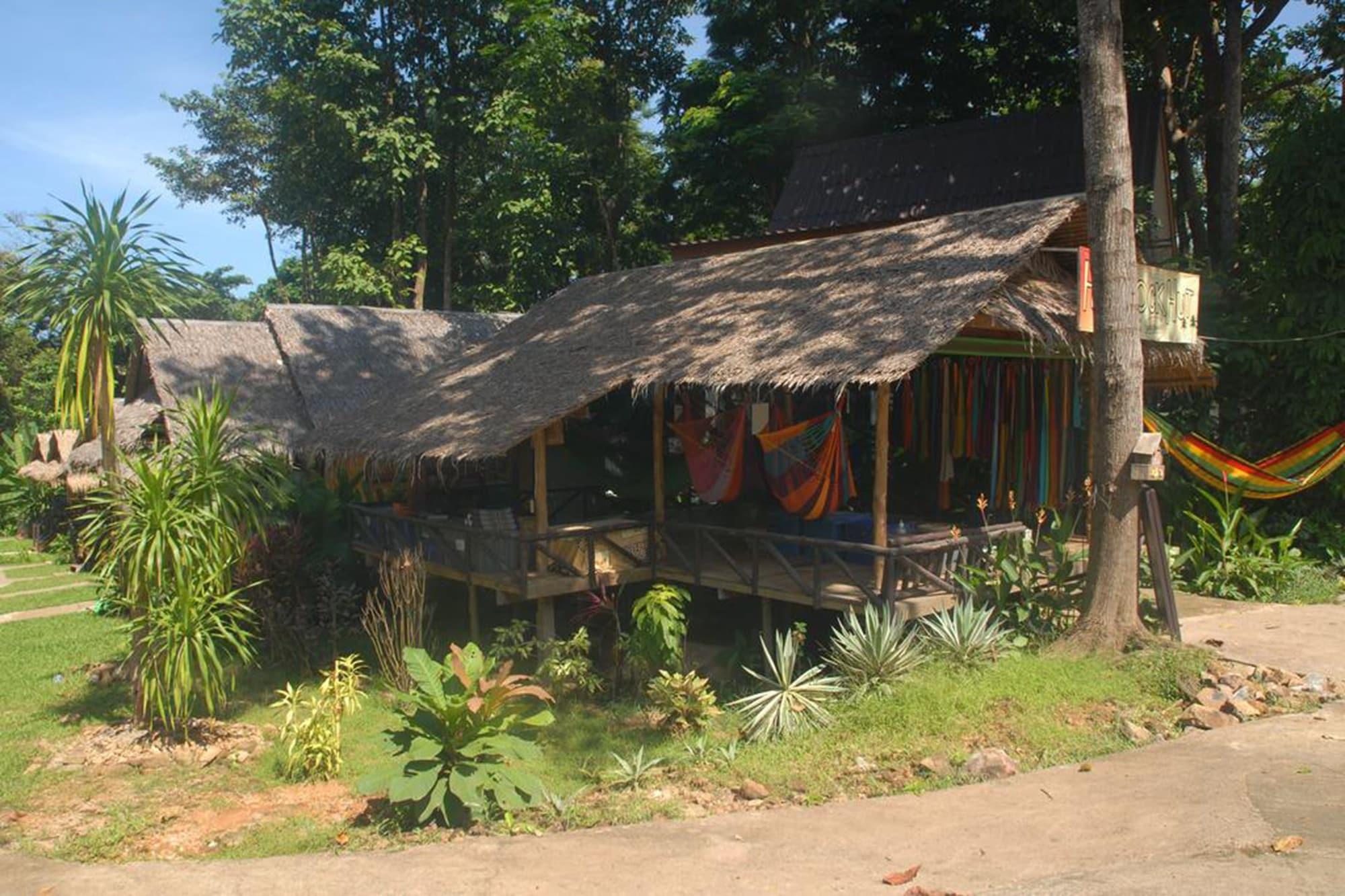Vista Lobby Jungle Garden