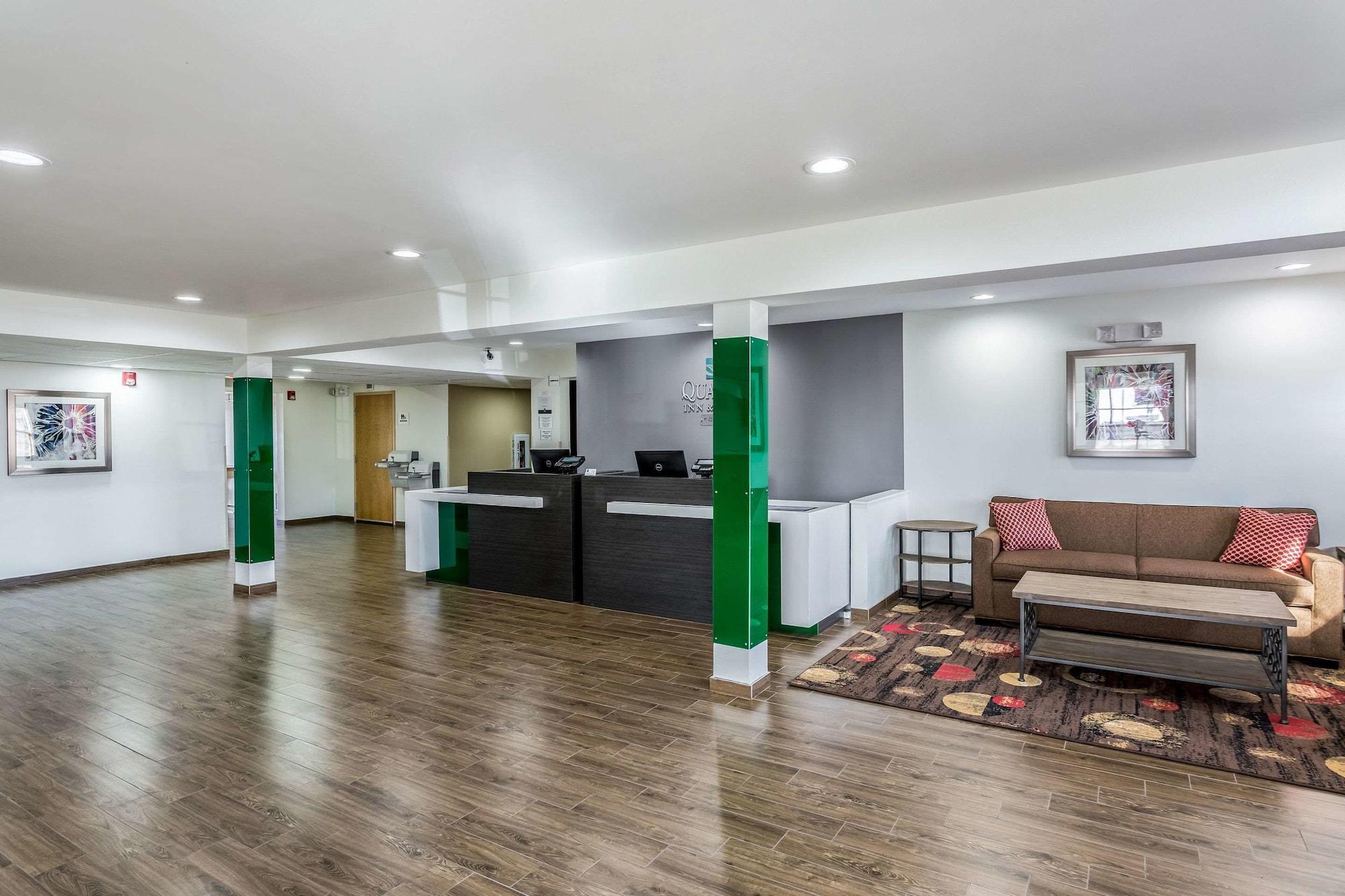 Vista Lobby Quality Inn & Suites El Paso I-10