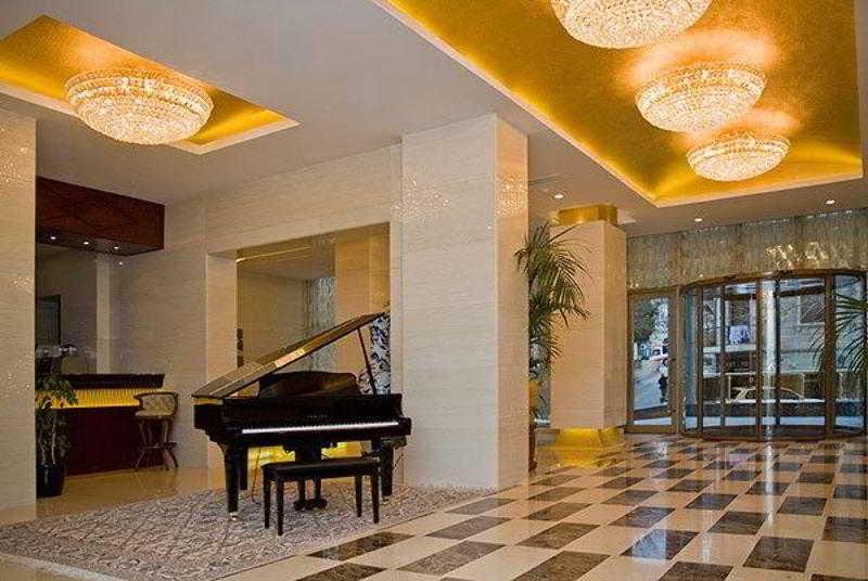 Vista Lobby Golden Coast