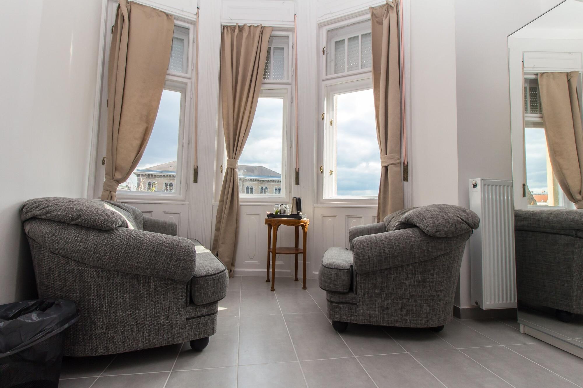Varios Butterfly Home Danube
