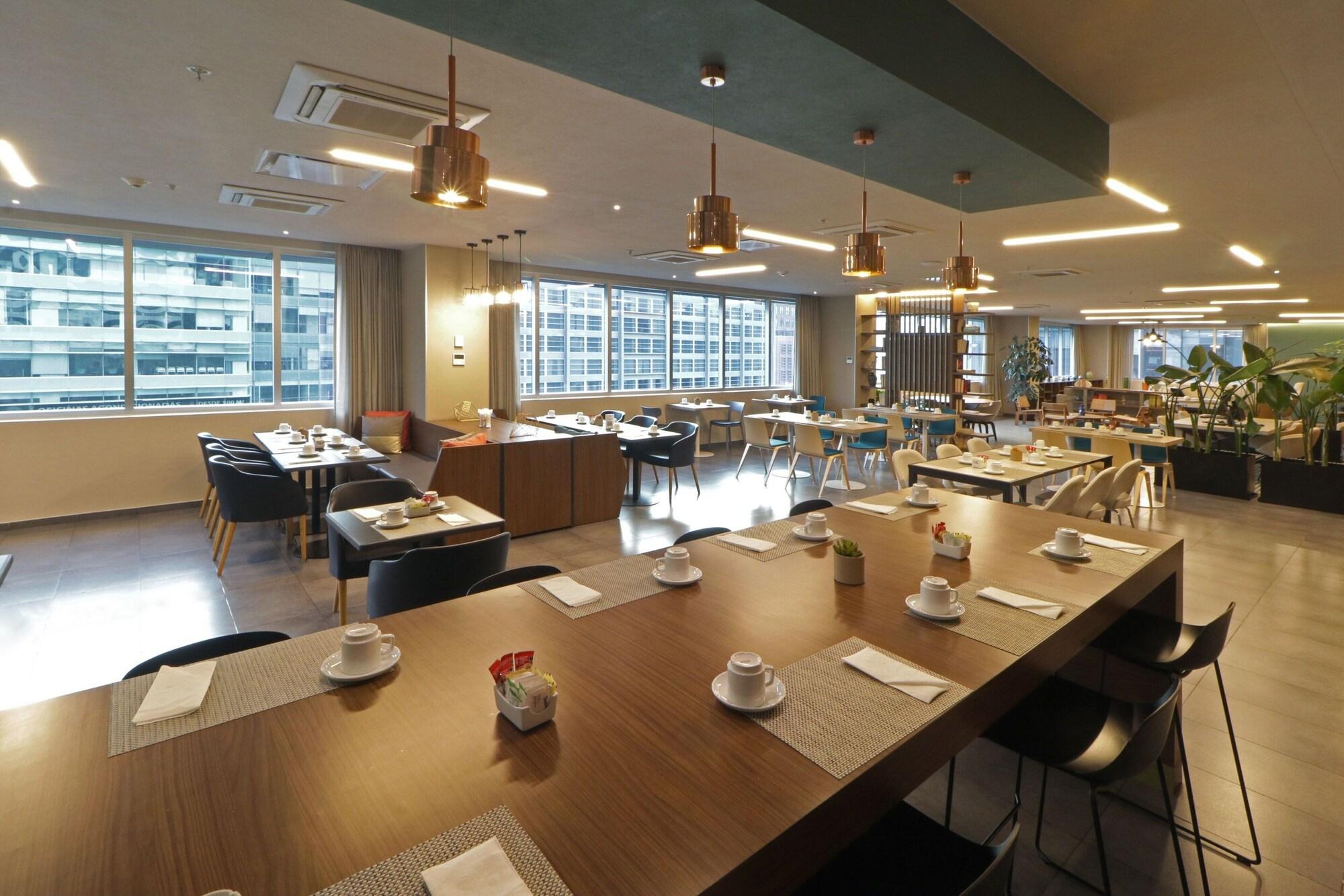Restaurant City Express Plus by Marriott Ciudad de México Santa Fe