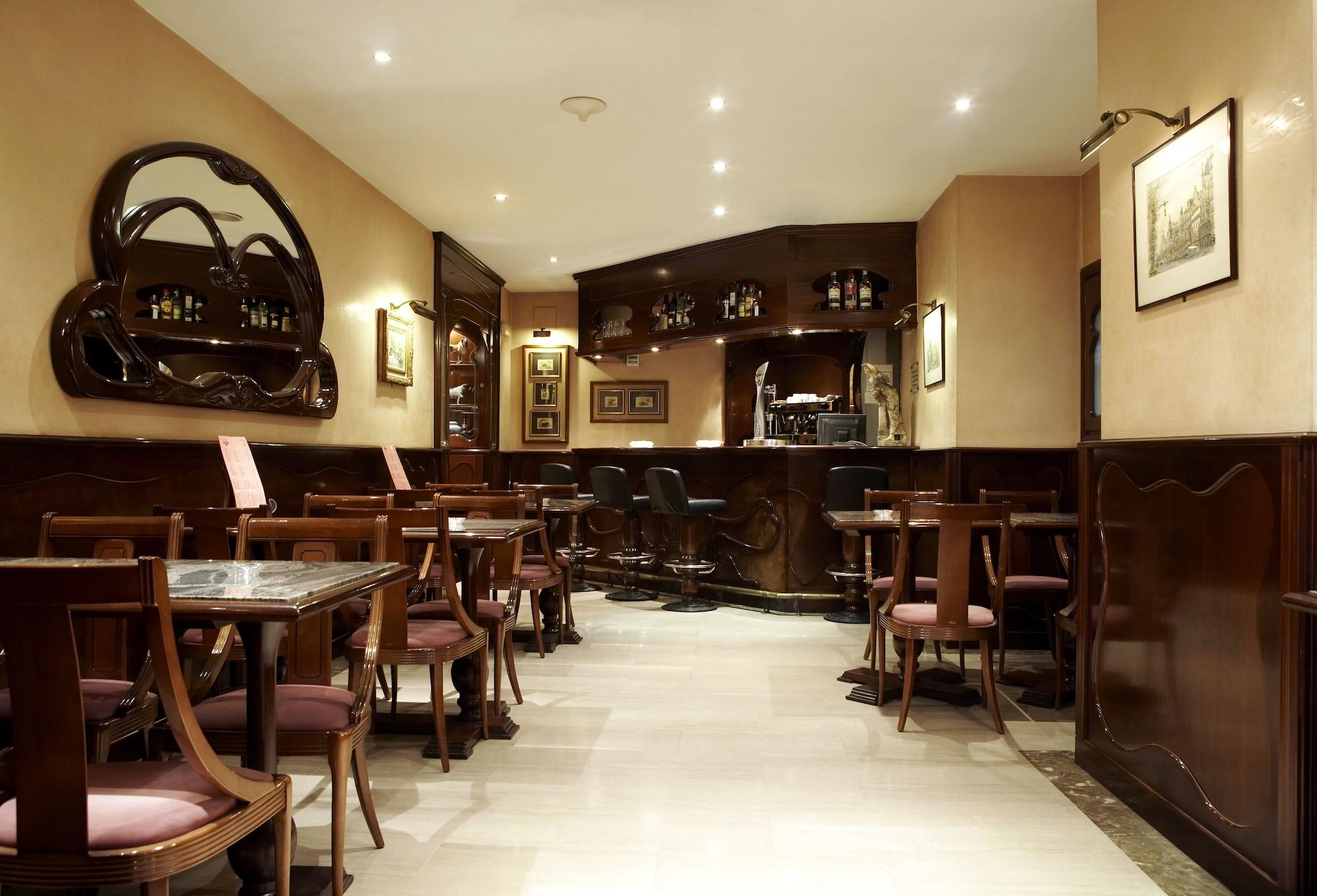 Bar/Salón Hotel Gaudí