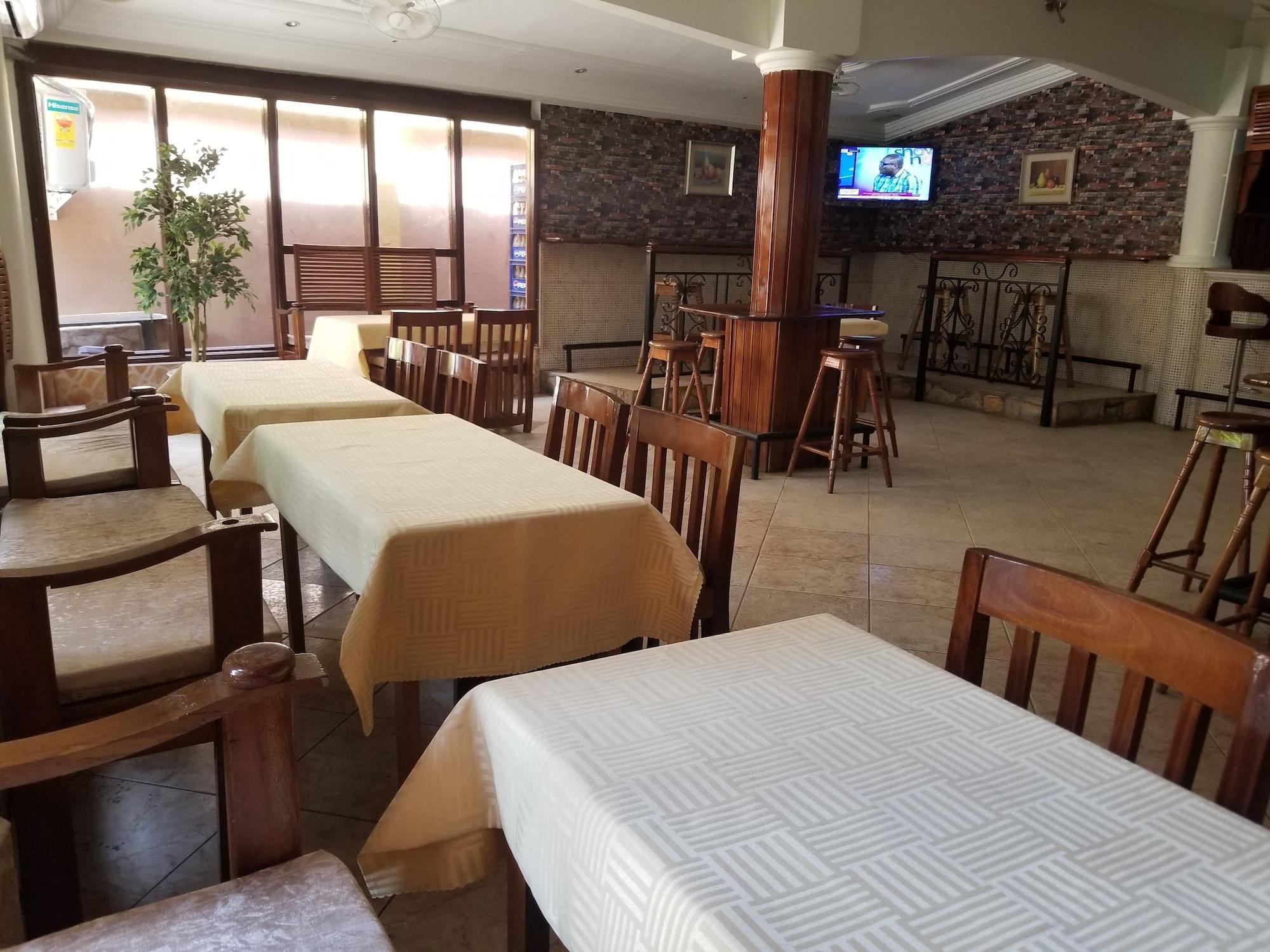 Restaurant Royal Cockpit Hotels Accra