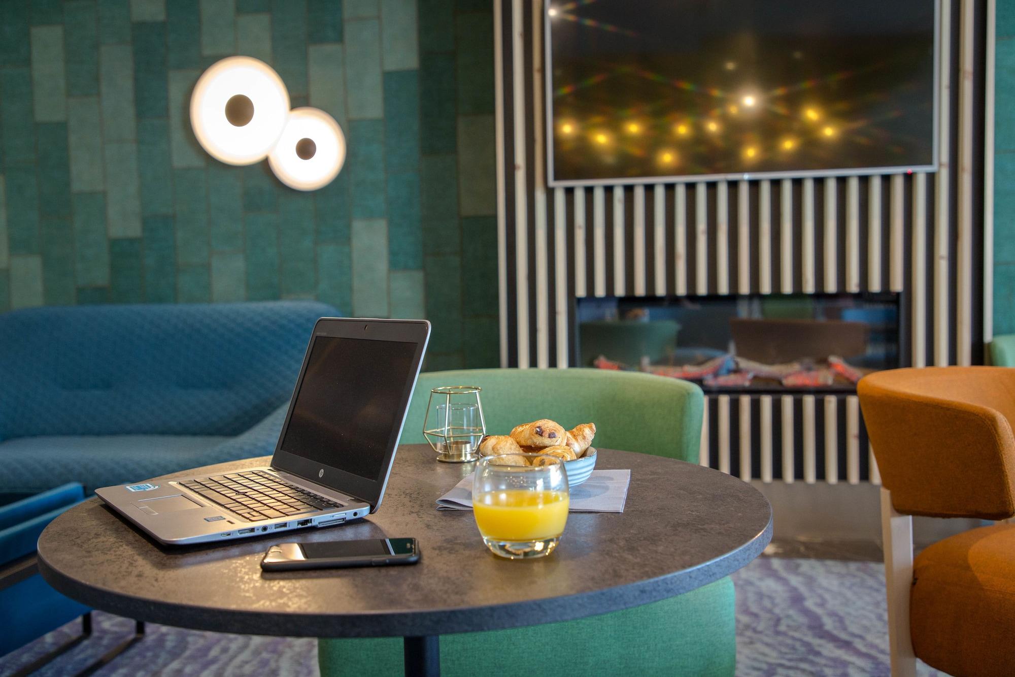 Vista Lobby ibis Cavaillon Portes du Luberon