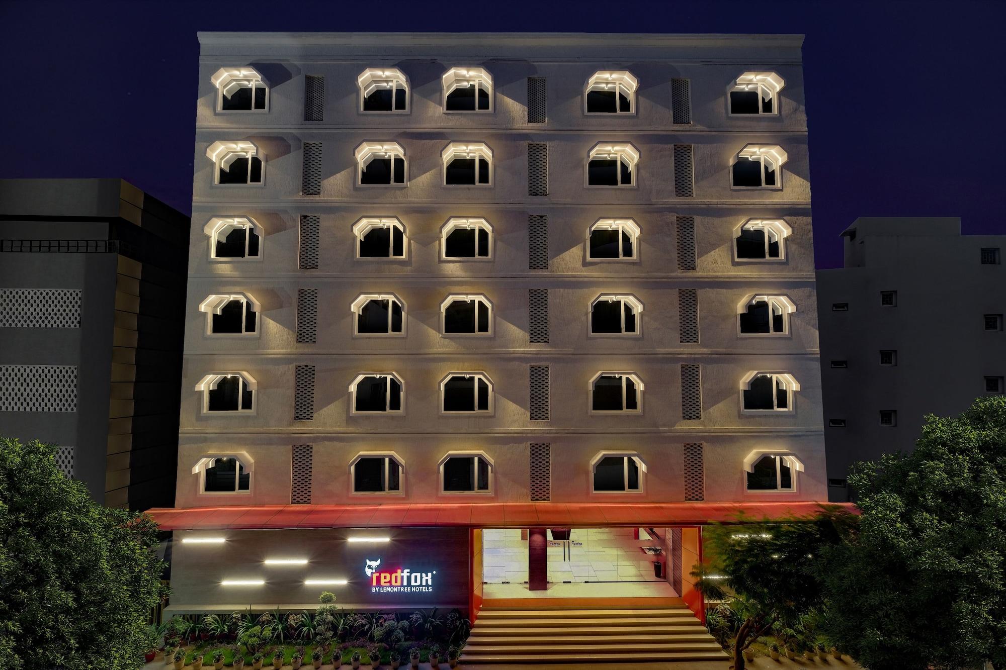 Vista Exterior Red Fox by Lemon Tree Hotels, Vijayawada