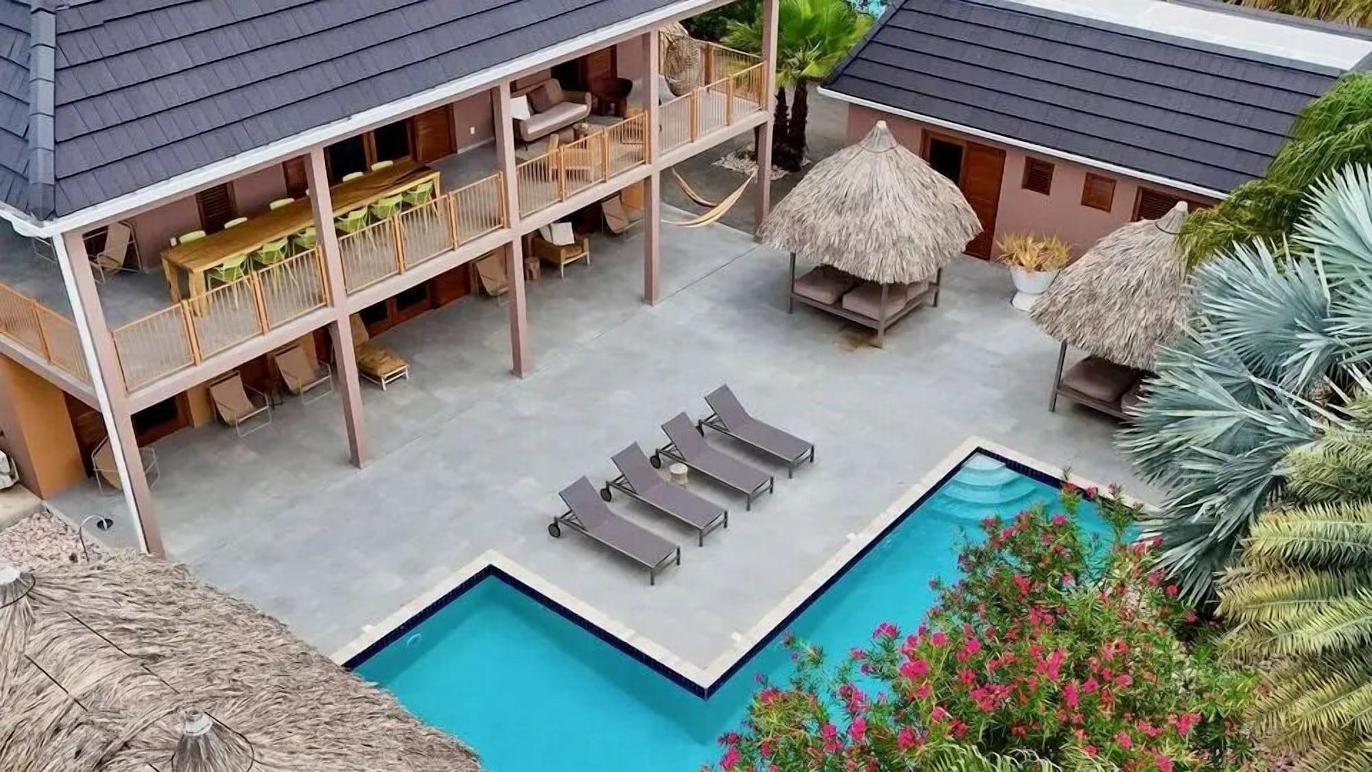 Vista Exterior The Villas by LXRYHOME