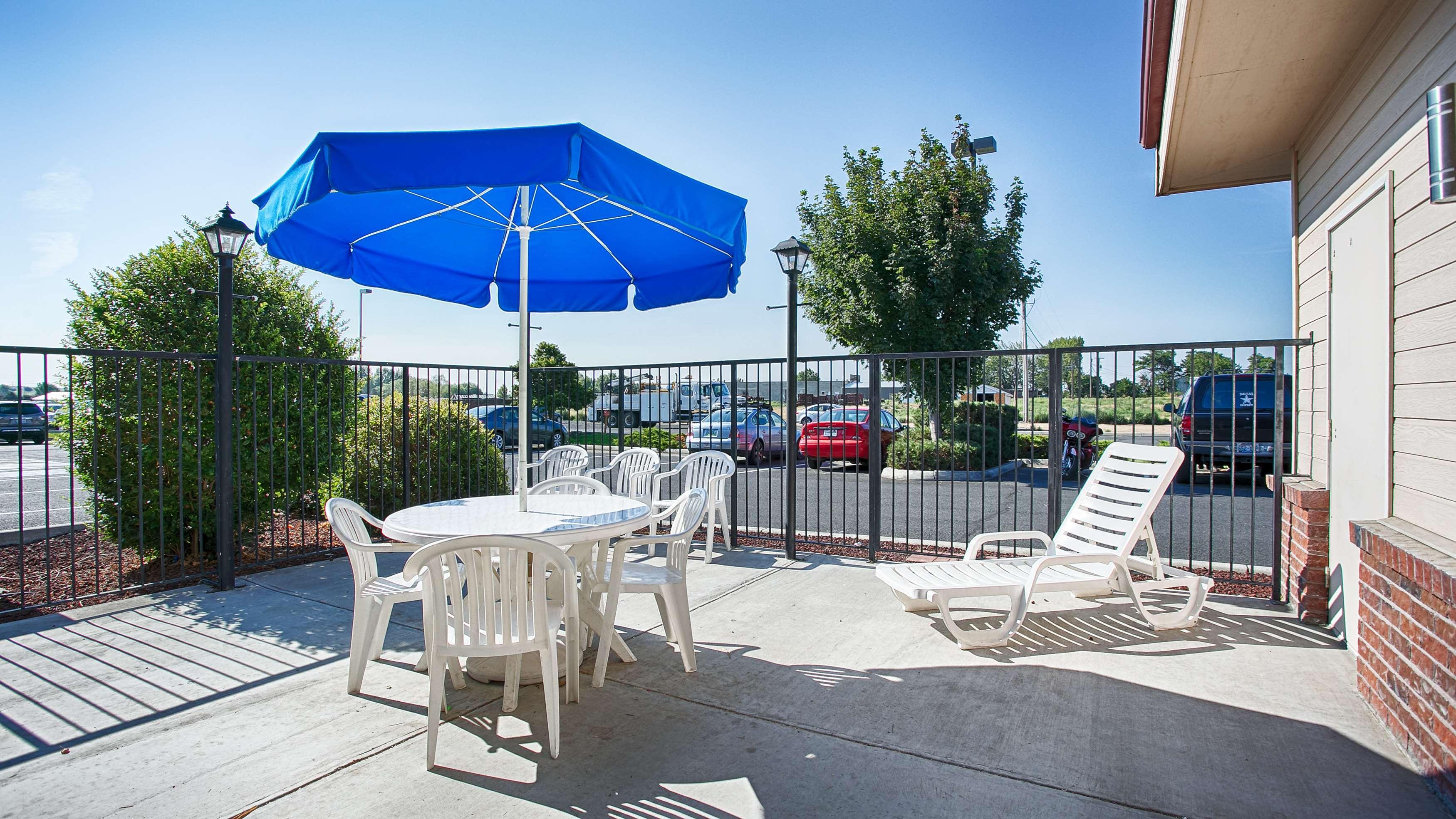 Vista Exterior Best Western Rama Inn