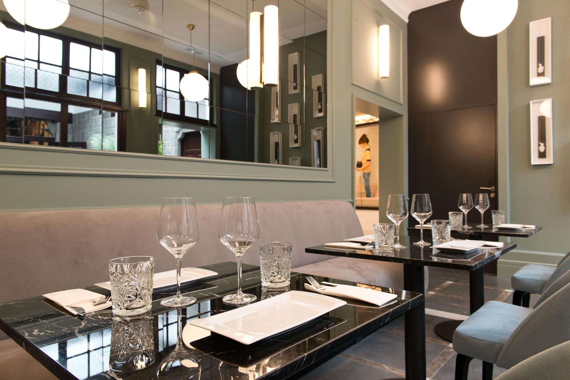 Sala de Reuniones Suites 1478