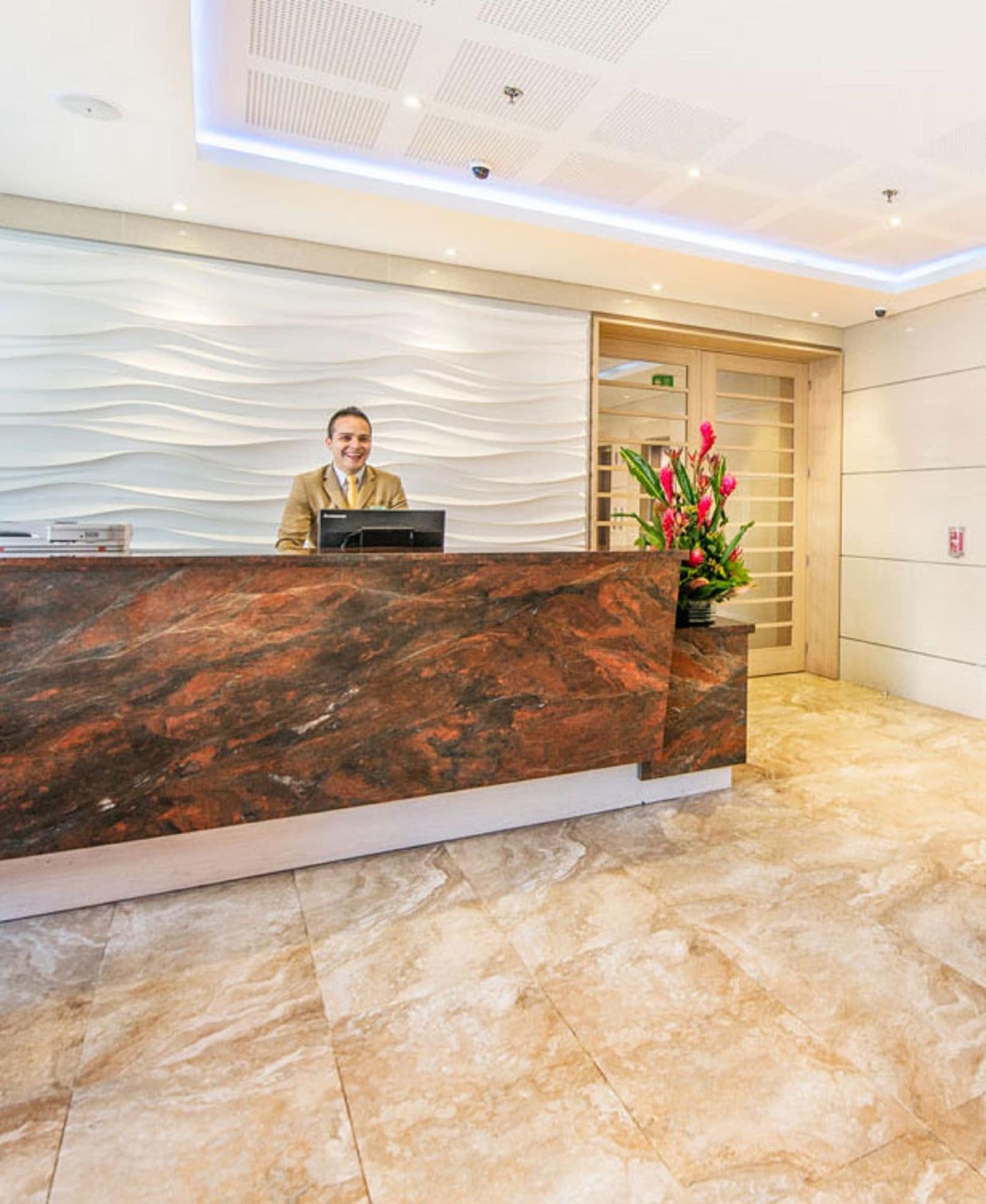 Vista Lobby Hotel Plaza Suites