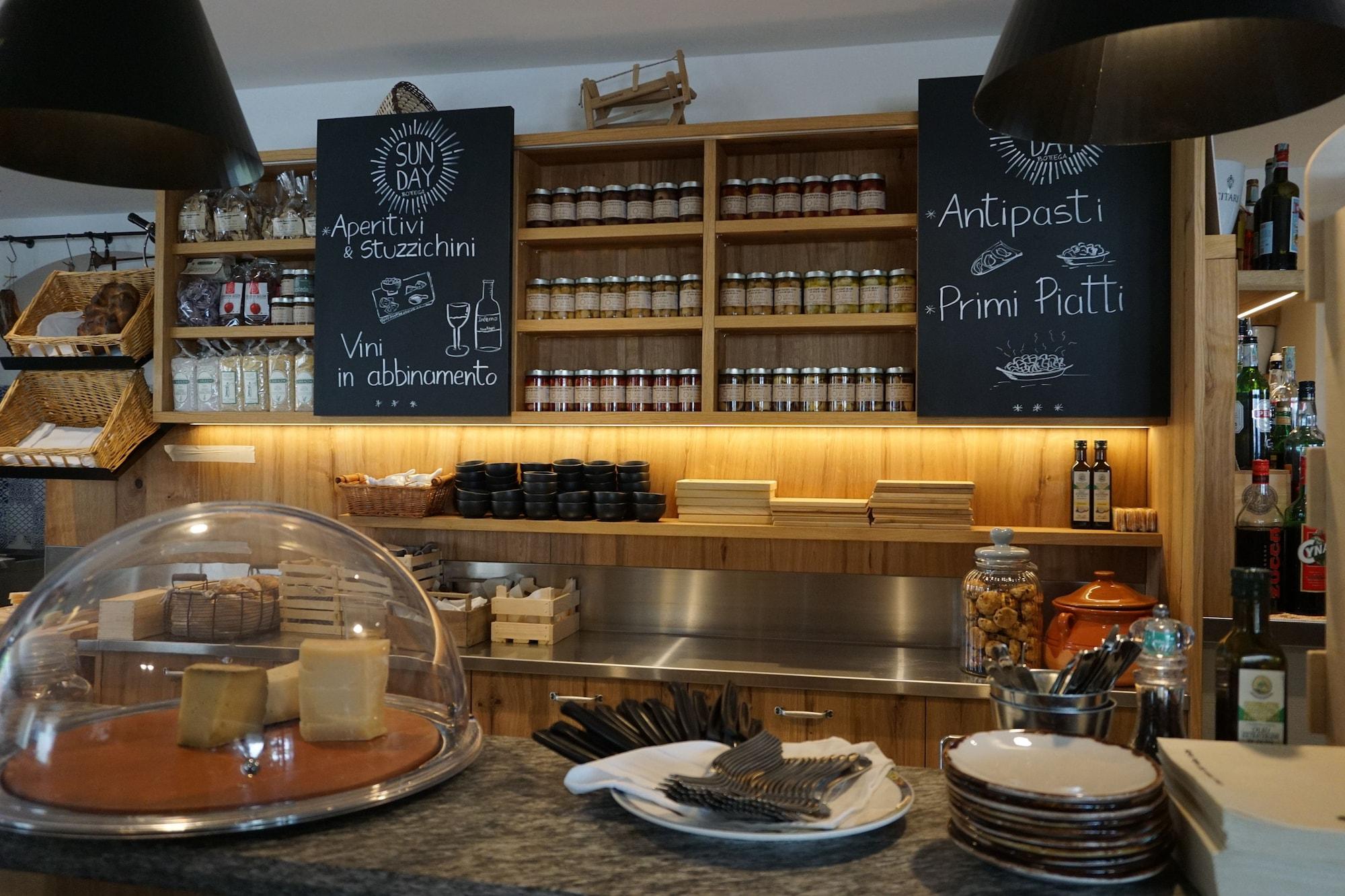 Bar/Salón Olimpia Hotel