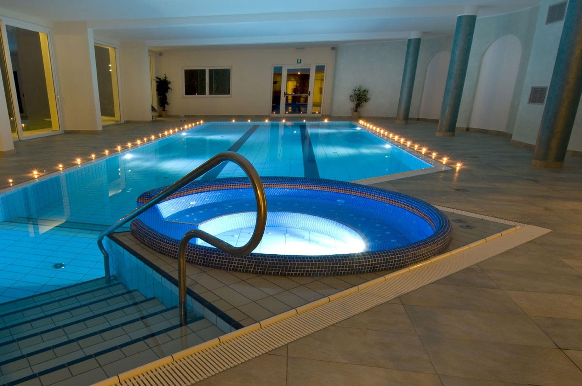 Vista Piscina Hotel Weingarten