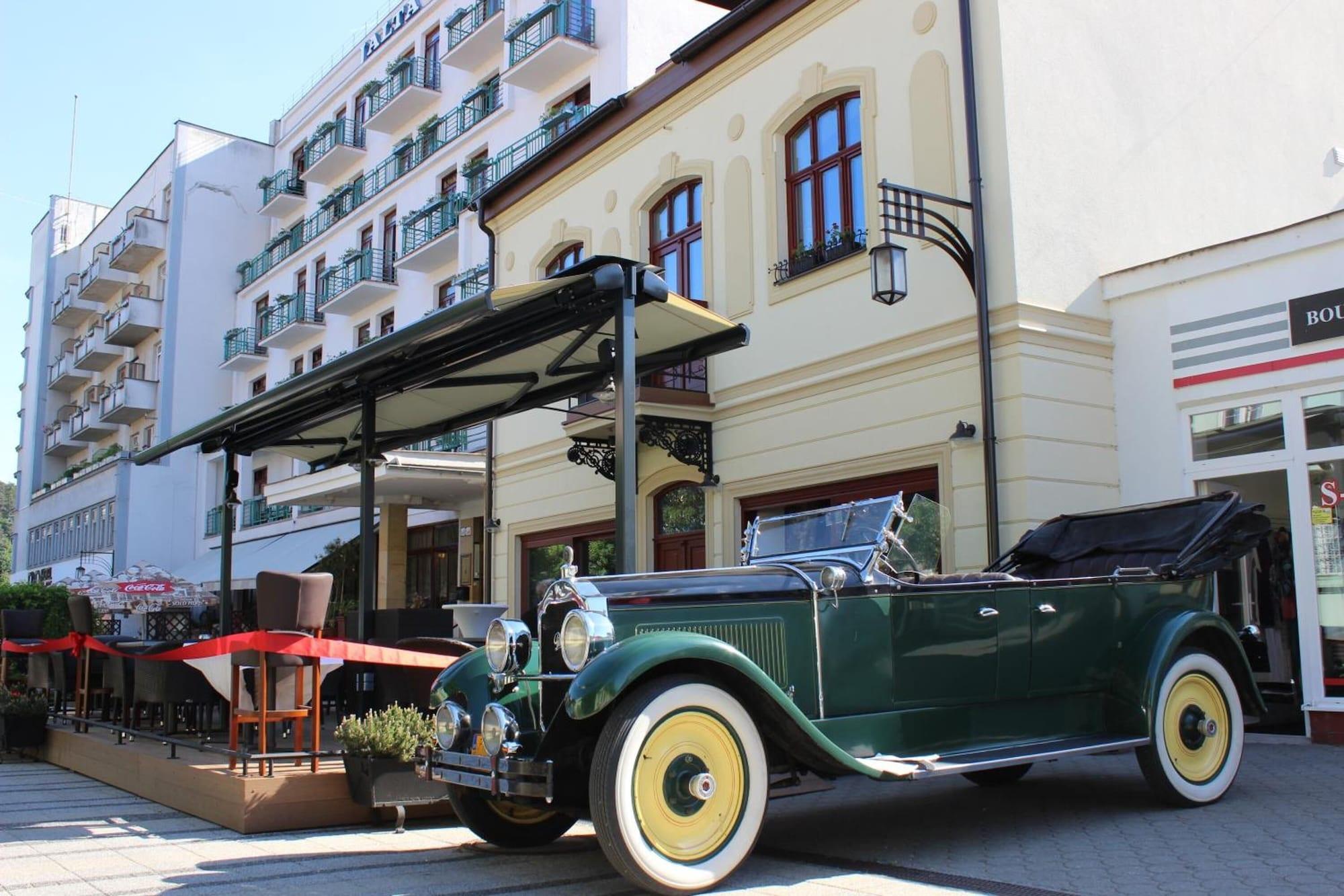 Vista Exterior Zuckmann Villa