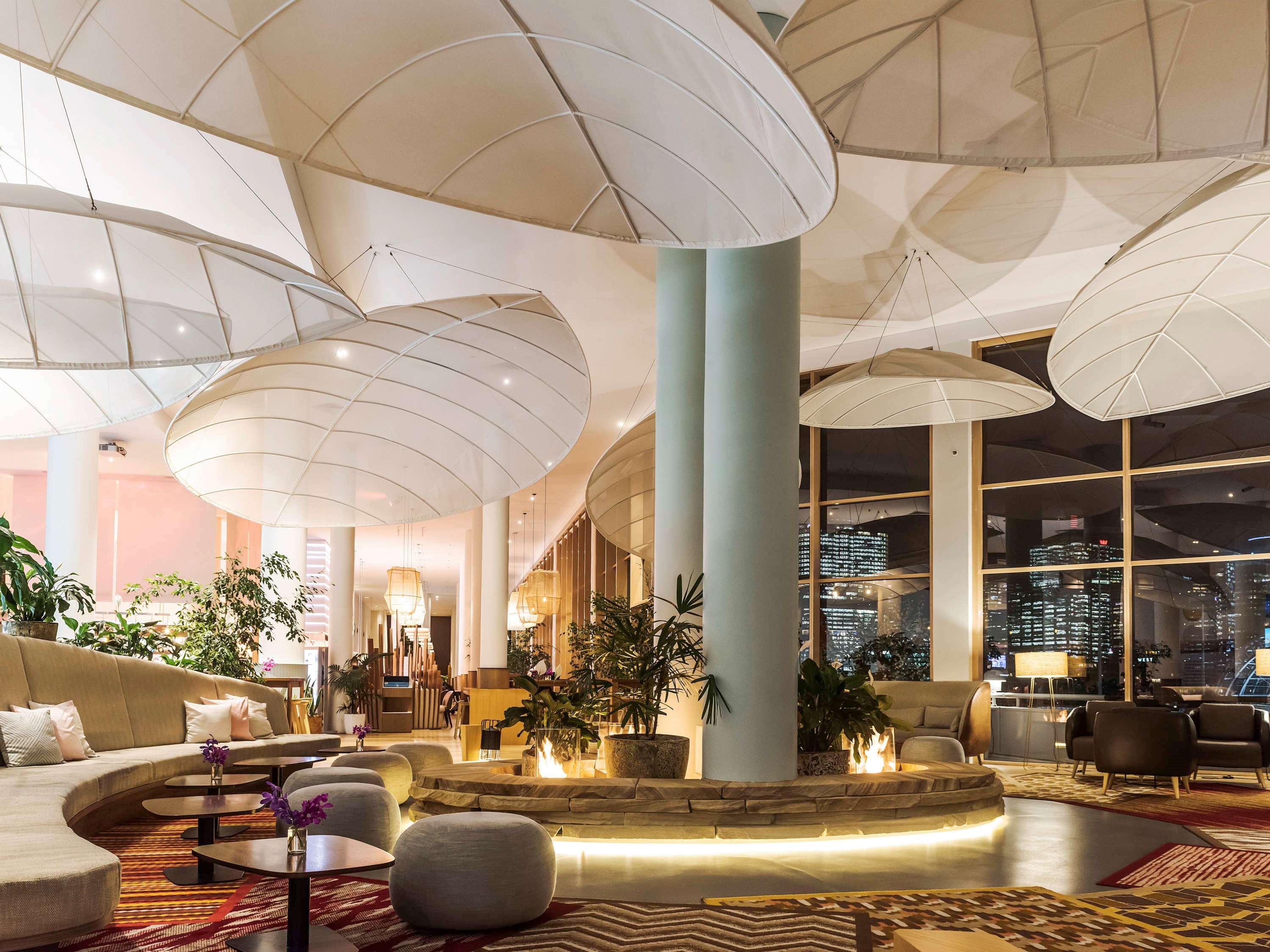 Vista Lobby Novotel Sydney on Darling Harbour