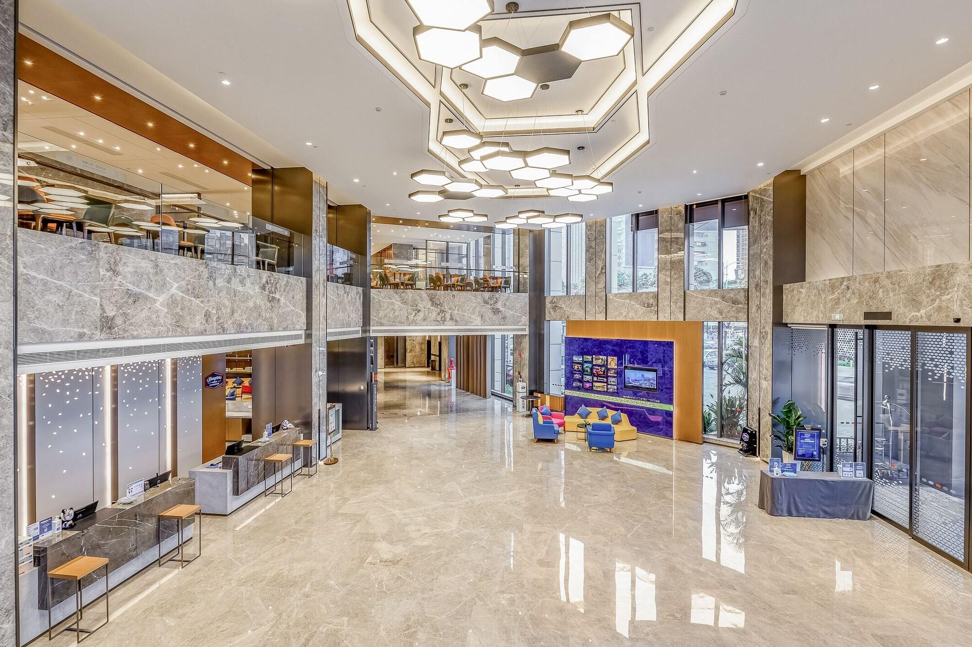 Vista Lobby Hampton by Hilton Dongguan Cntrl Square