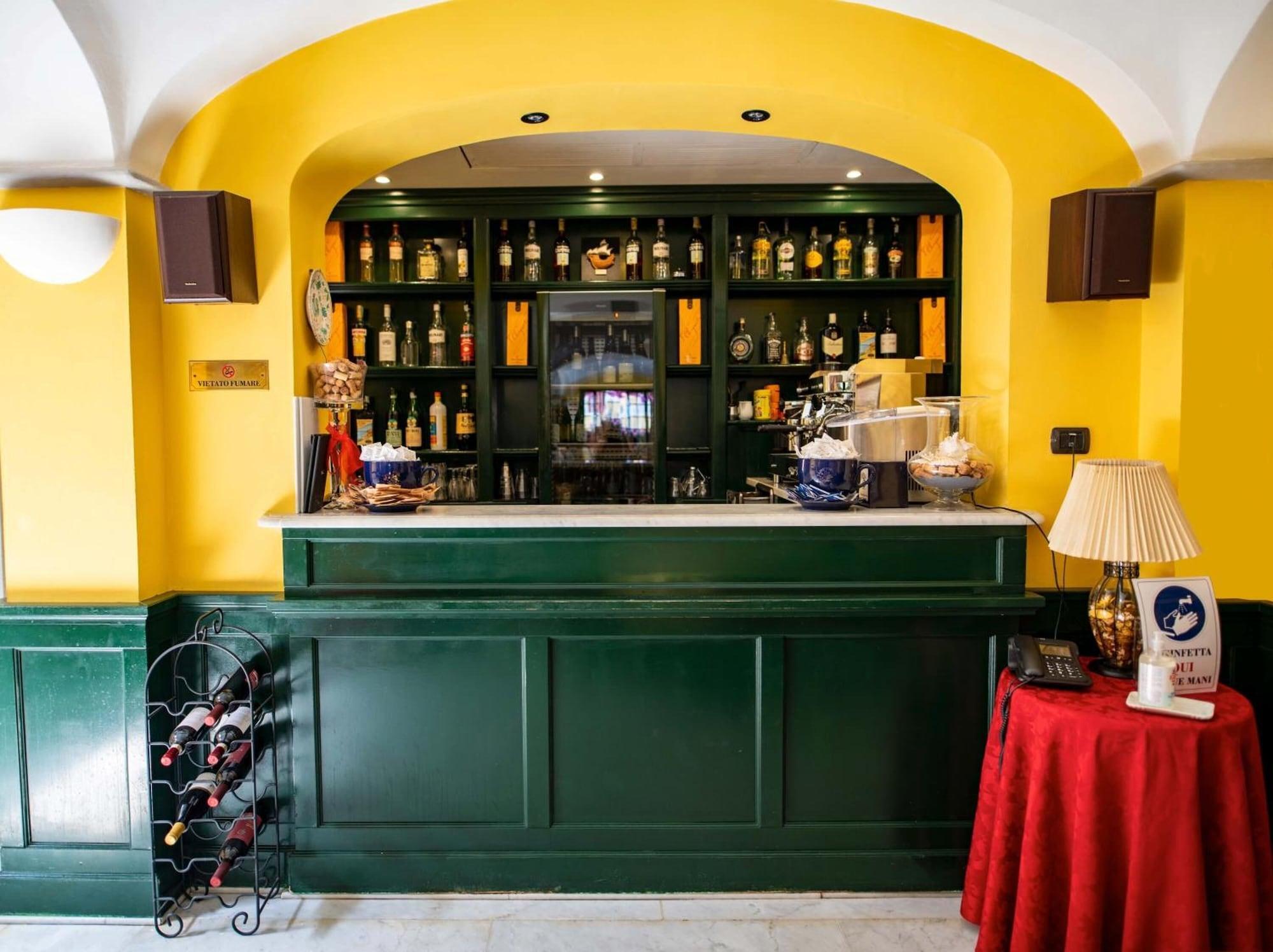 Bar/Salón Hotel Miranda