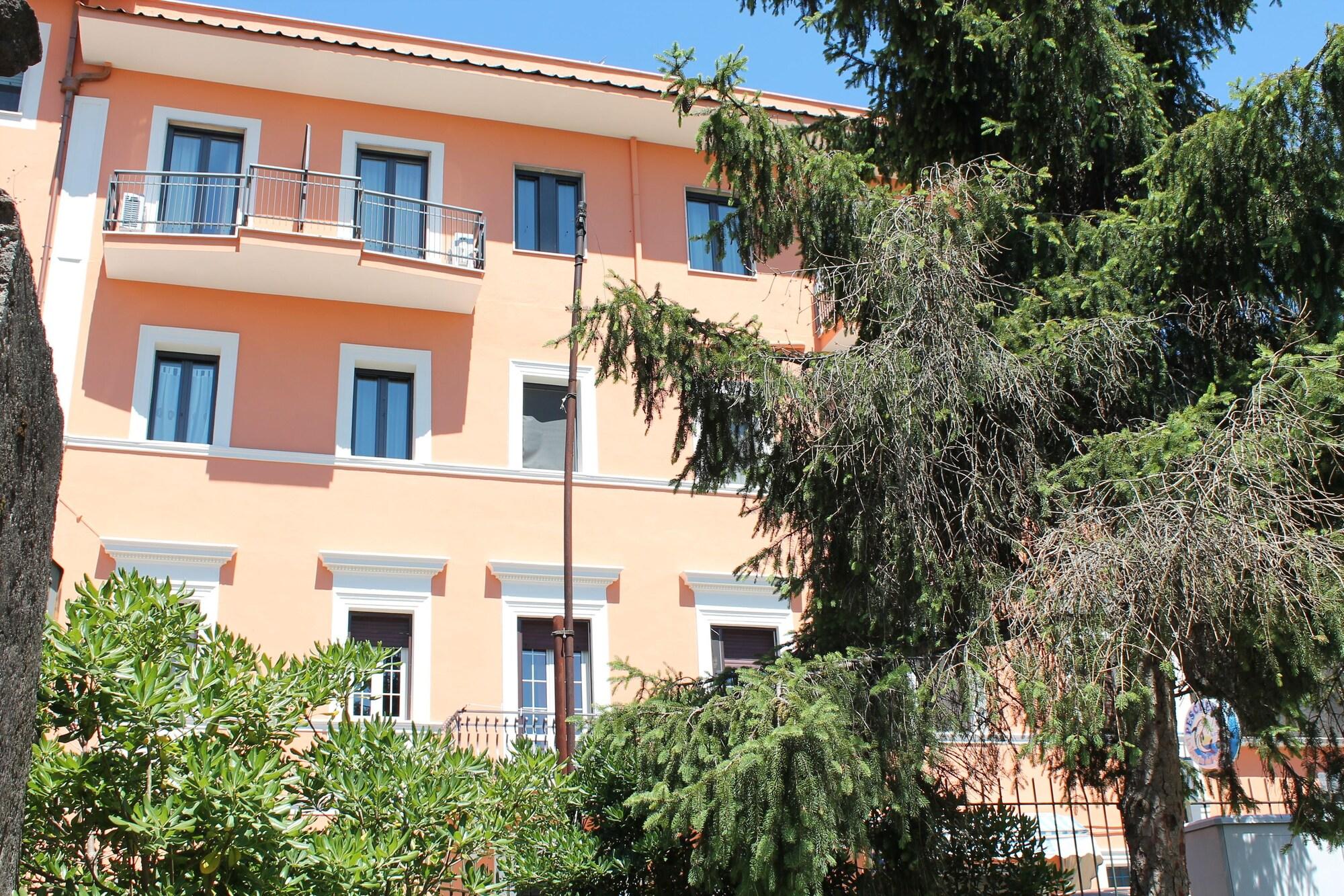 Vista Exterior Hotel La Villa