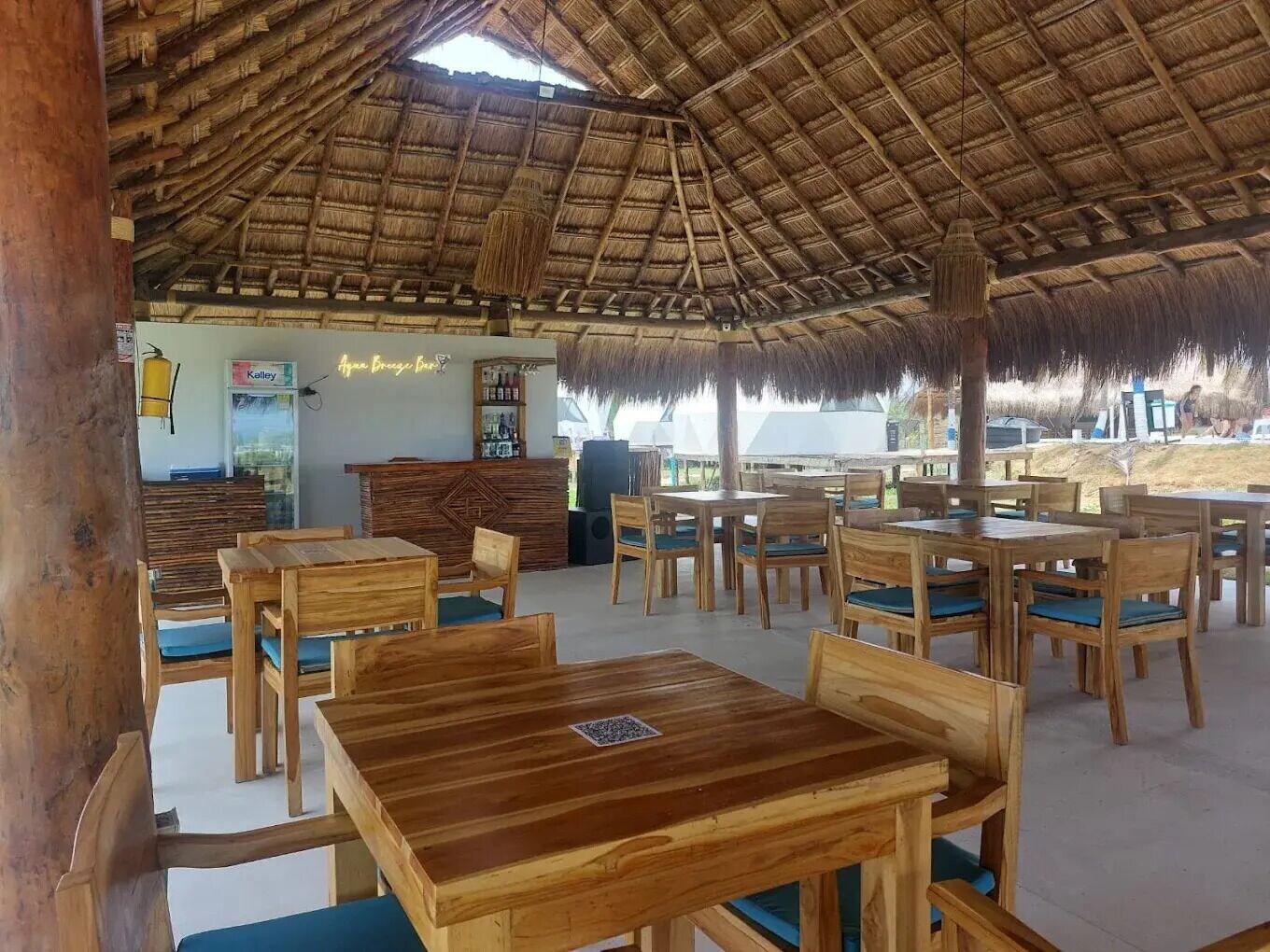 Restaurant AQUA BREEZE GLAMPING