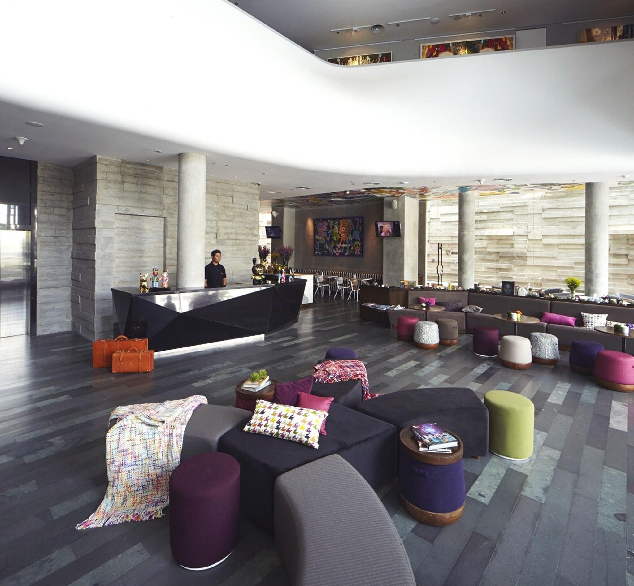 Vista Lobby ARTOTEL Thamrin Jakarta