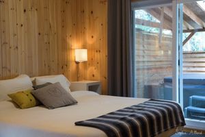 Alquiler Vacacional - NEW! ESKER NATURE ONE BEDROOM KING SIZE BED WITH PRIVATE SPA