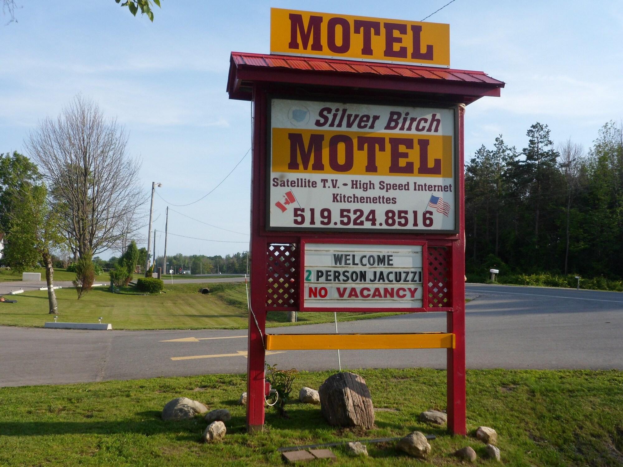 Varios Silver Birch Motel