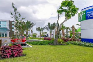 Alojamiento - Holiday Inn Express & Suites Miami Airport East