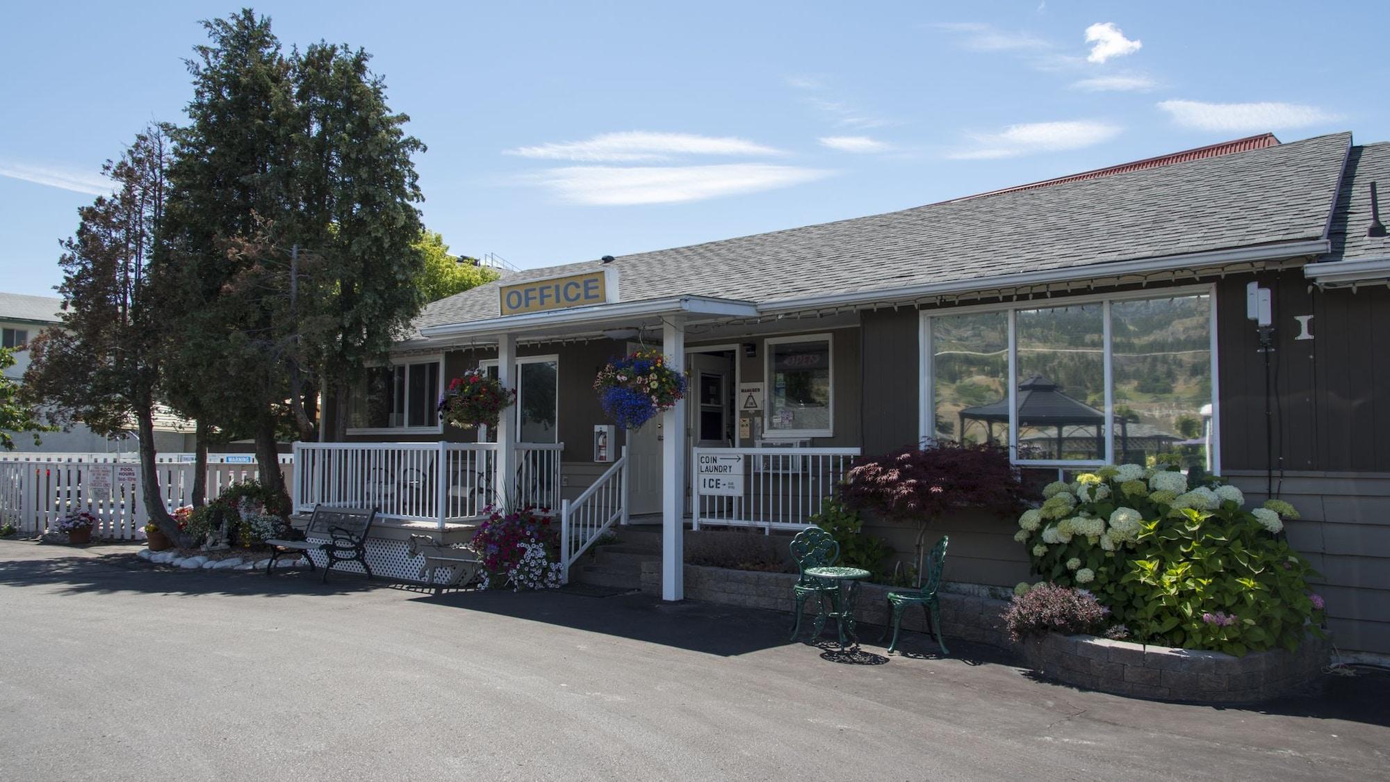 Varios Valley Star Motel