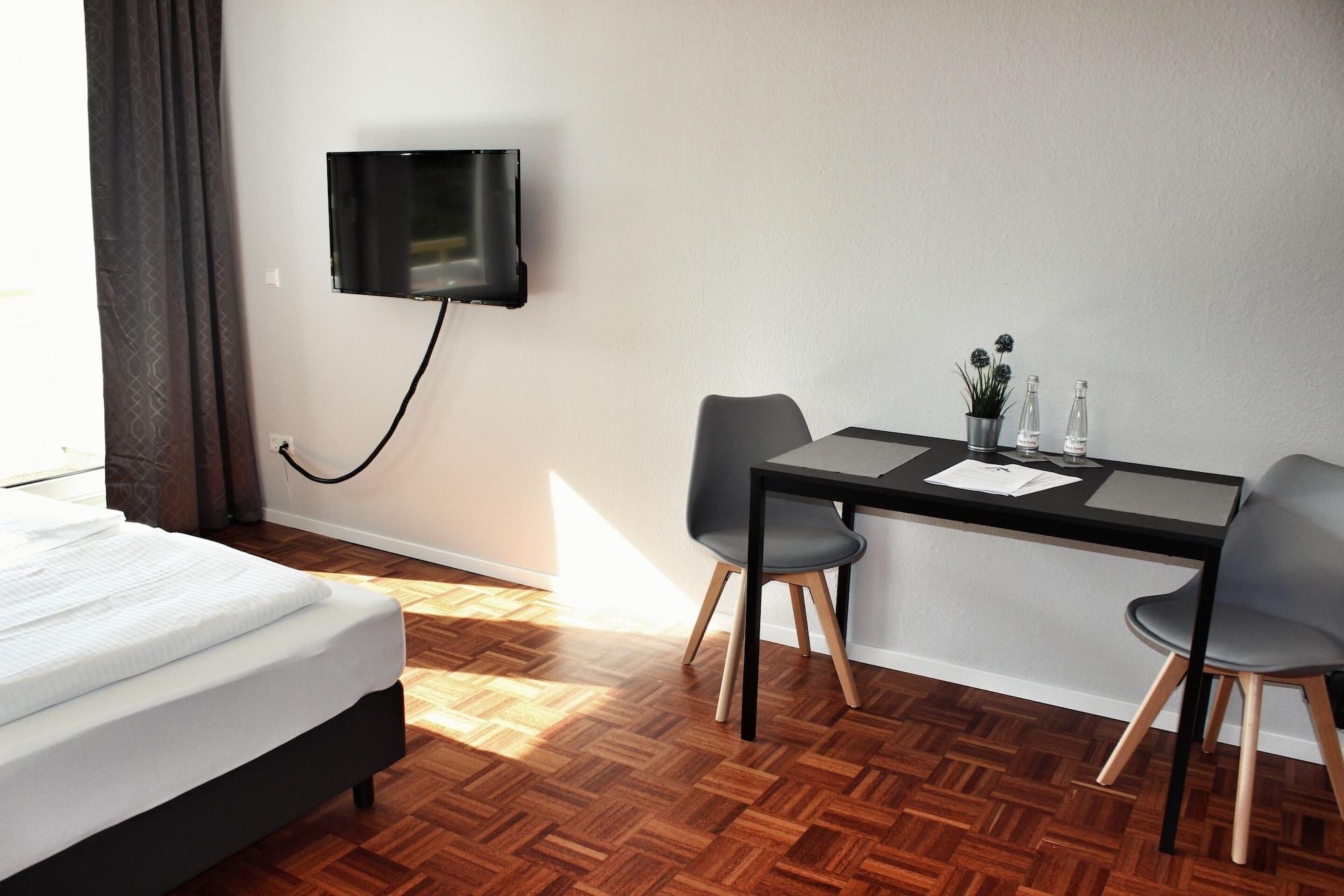Restaurant Hometown-Apartments