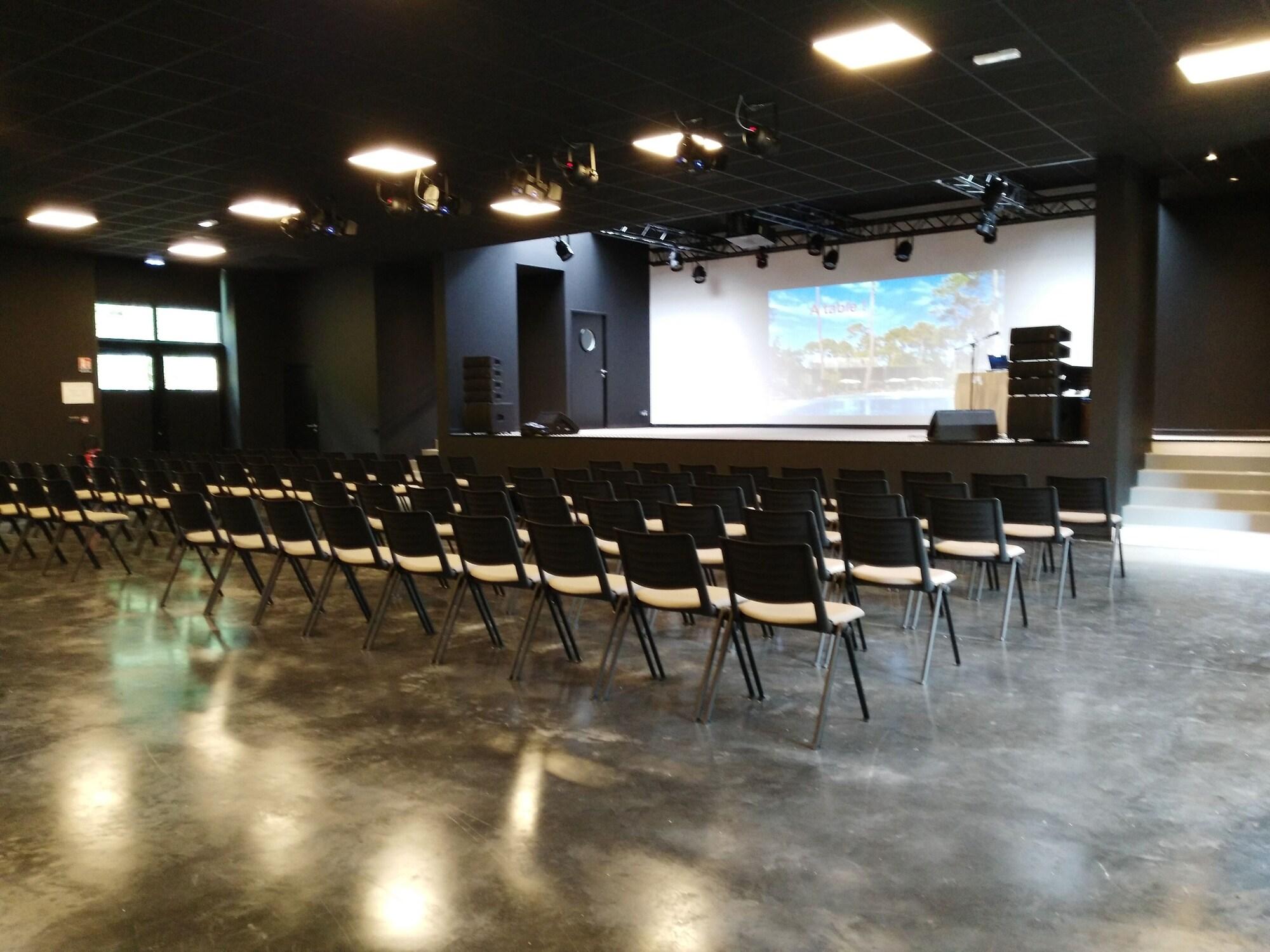 Sala de Reuniones VVF Lège Cap Ferret, Claouey
