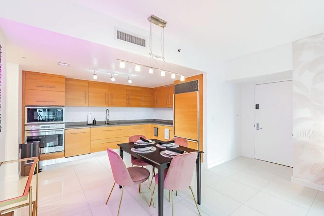 Restaurant RS Suites - W Miami