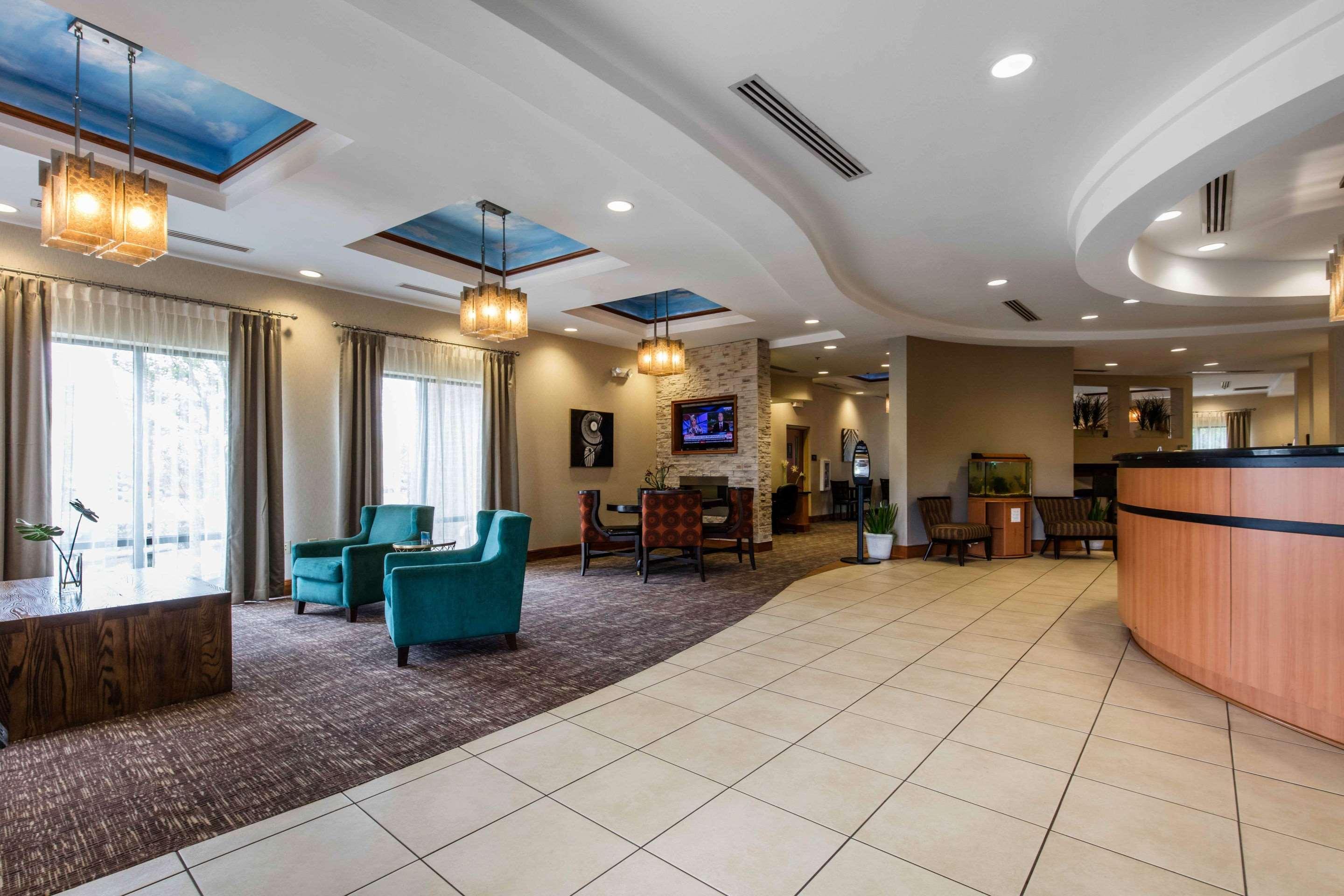 Vista Lobby Comfort Suites