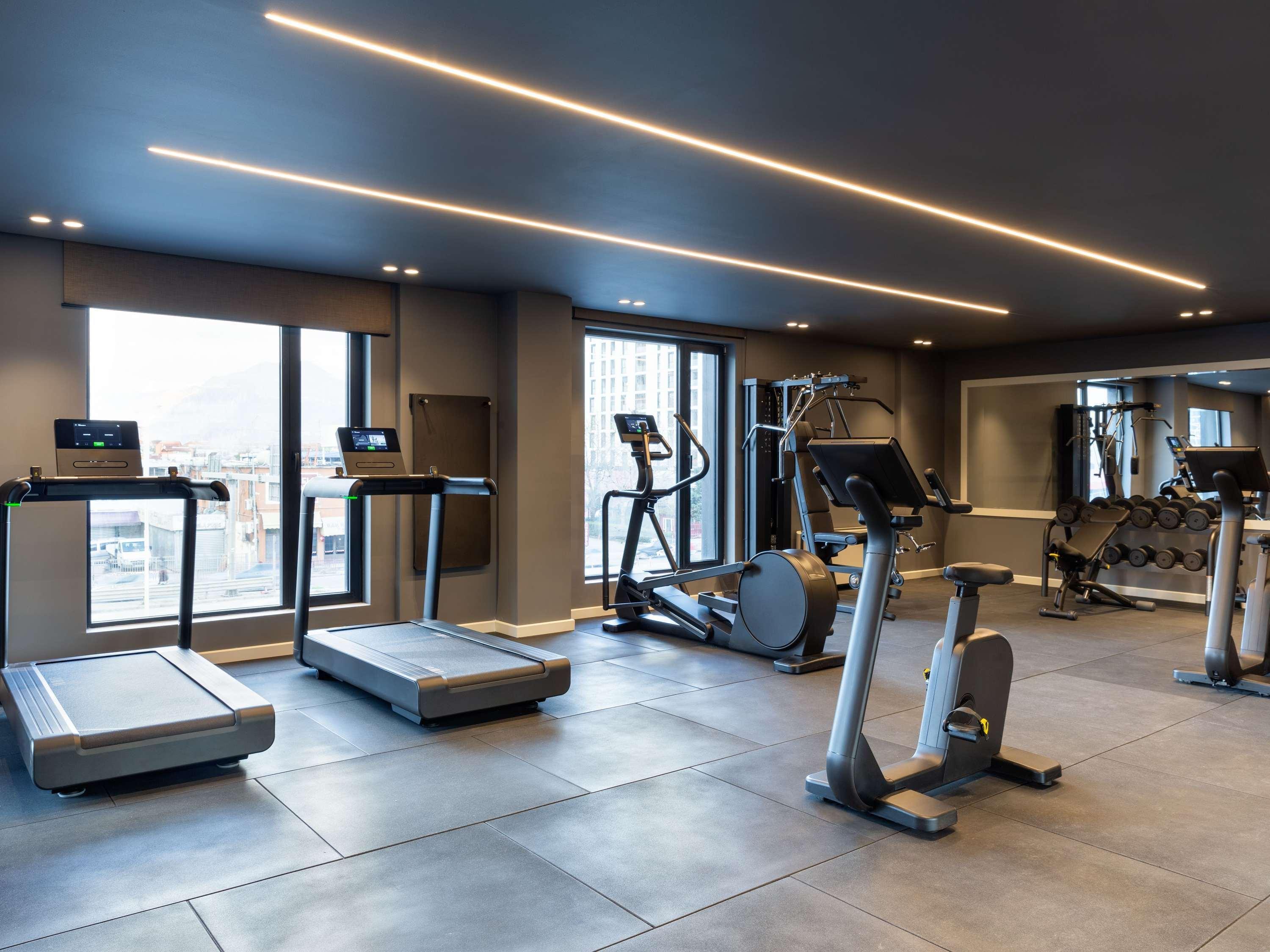 Gimnasio Mercure Tirana