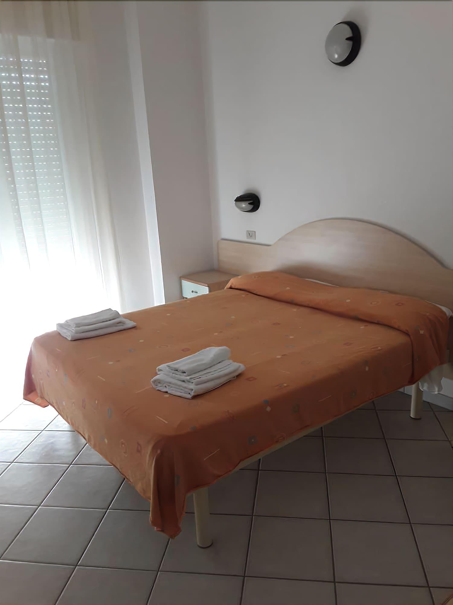 Varios Hotel Elis